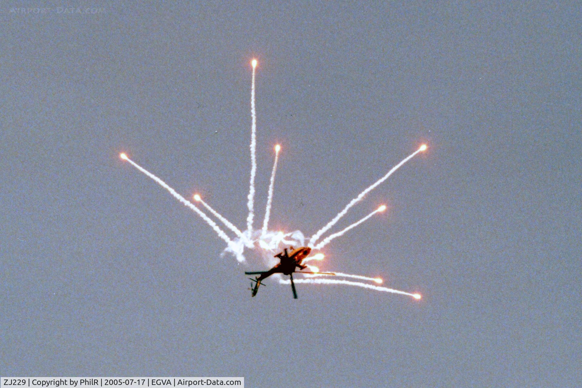 ZJ229, Westland Apache AH.1 C/N DU063/WAH063, ZJ229 2003 WAH Apache Longbow AH1 AAC RIAT