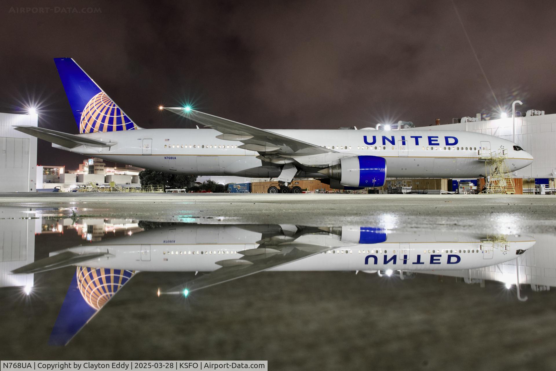 N768UA, 1995 Boeing 777-222 C/N 26919, SFO 2025