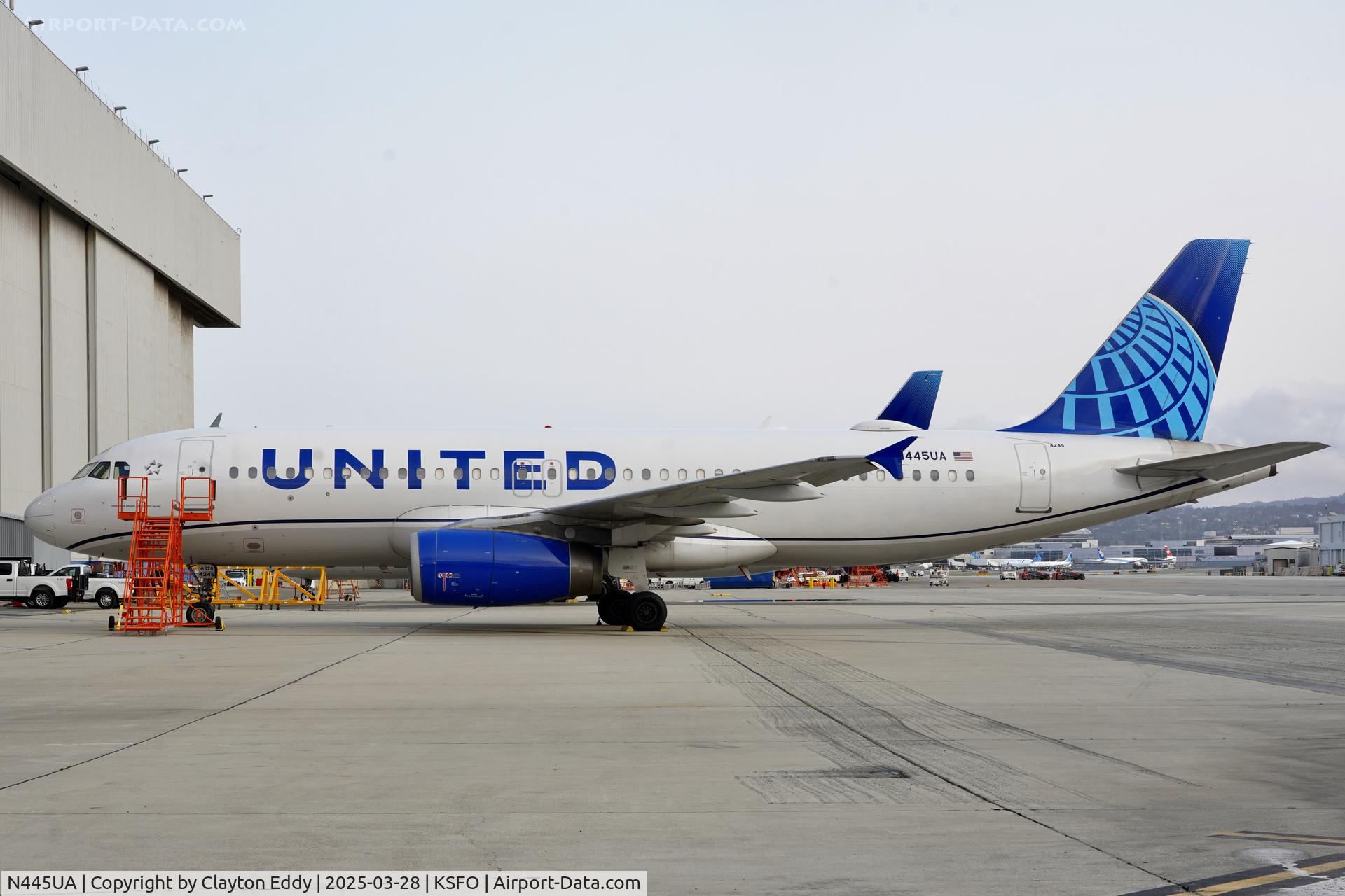 N445UA, 1998 Airbus A320-232 C/N 826, SFO 2025