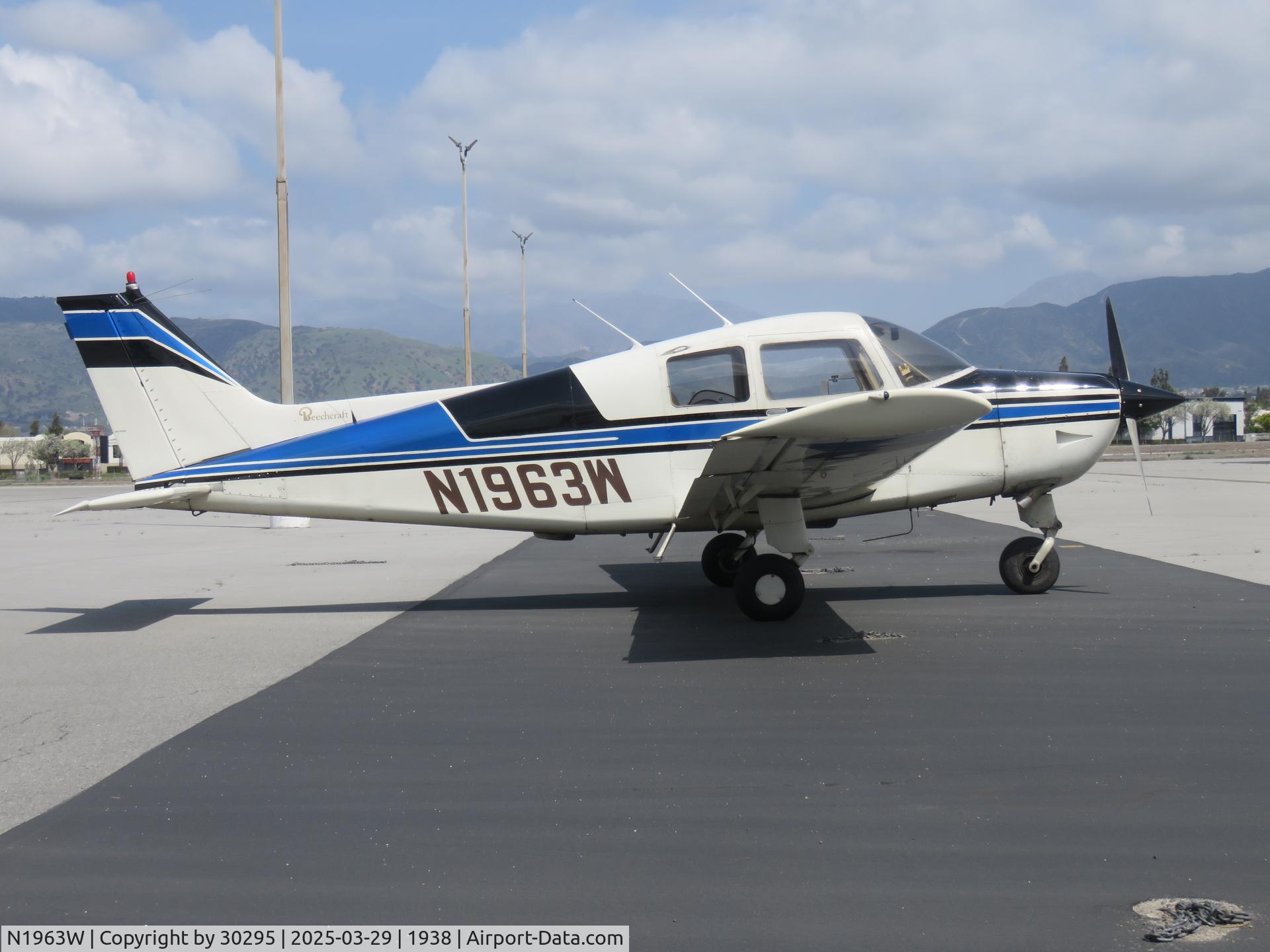N1963W, 1973 Beech B19 Sport 150 Sport 150 C/N MB.627, Parked