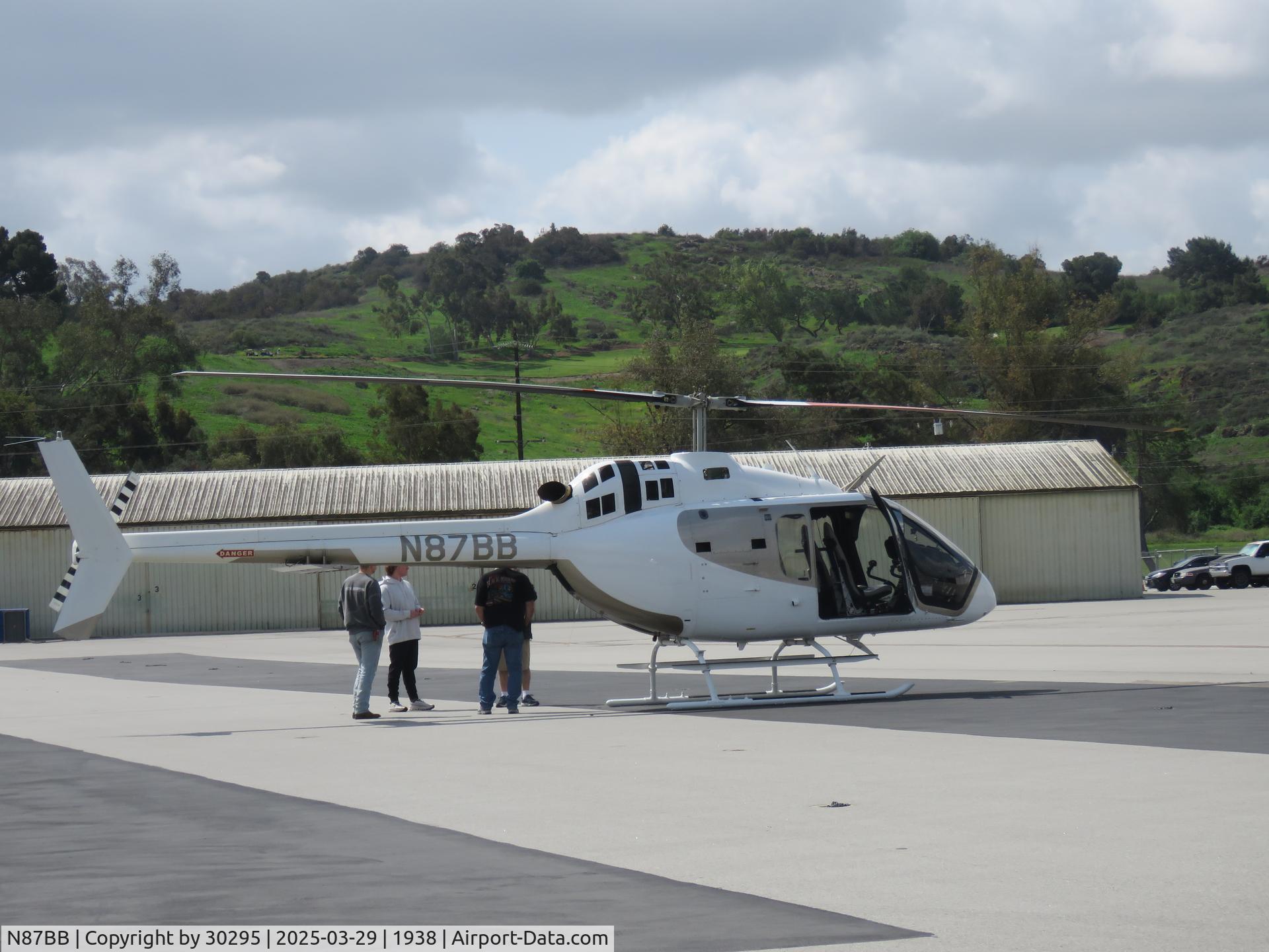 N87BB, 2018 Bell (Textron Canada) 505 Jet Ranger X C/N 65150, Parked