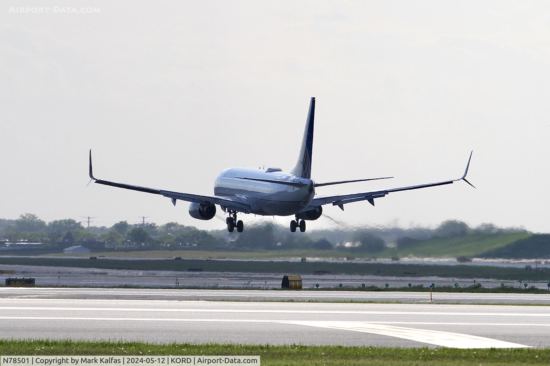 N78501, 2006 Boeing 737-824 C/N 31602, B738 United Airlines Boeing 737-824 N78501 28C approach KORD