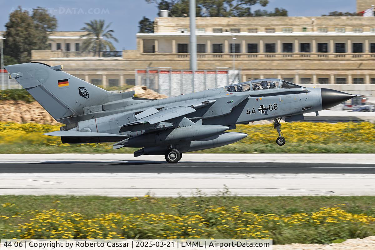 44 06, Panavia Tornado IDS C/N 272/GS071/4106, Runway 13