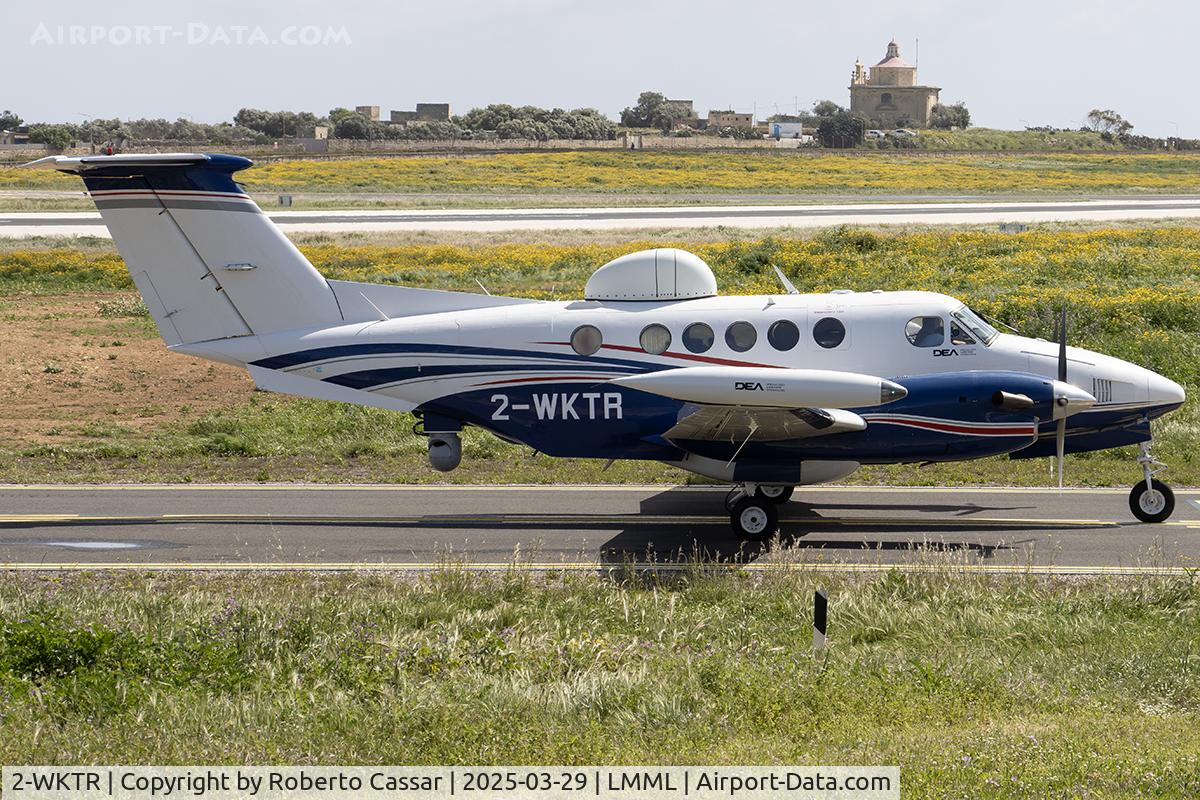 2-WKTR, 1980 Beech 200T Super King Air C/N BT-13, Lower Safi Park