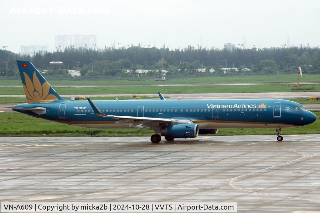 VN-A609, 2014 Airbus A321-231 C/N 5958, Taxiing