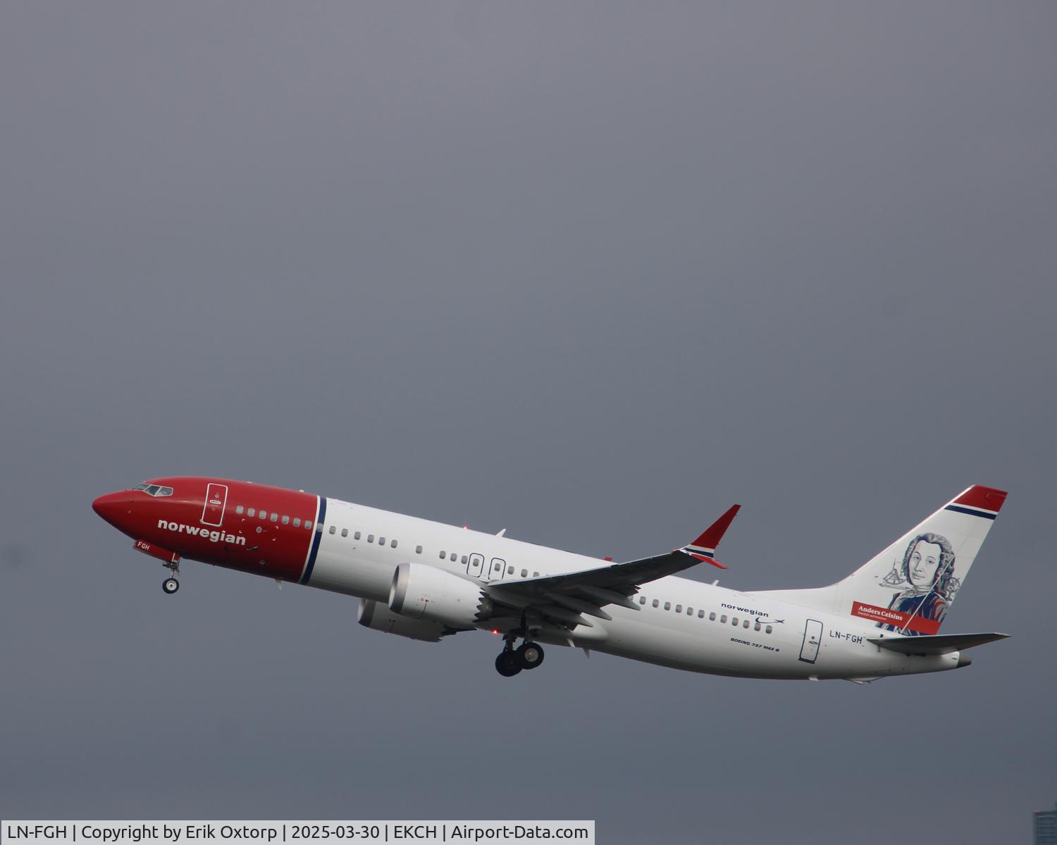 LN-FGH, 2022 Boeing 737-8 MAX C/N 43354, LN-FGH takeoff rw 22R