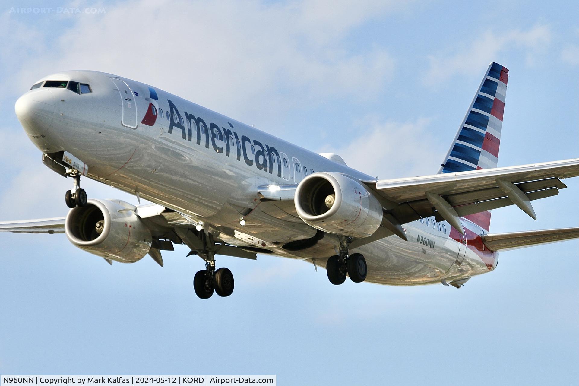 N960NN, 2014 Boeing 737-823 C/N 33330, B738 American Airlines Boeing 737-823 N960NN arriving 28C KORD