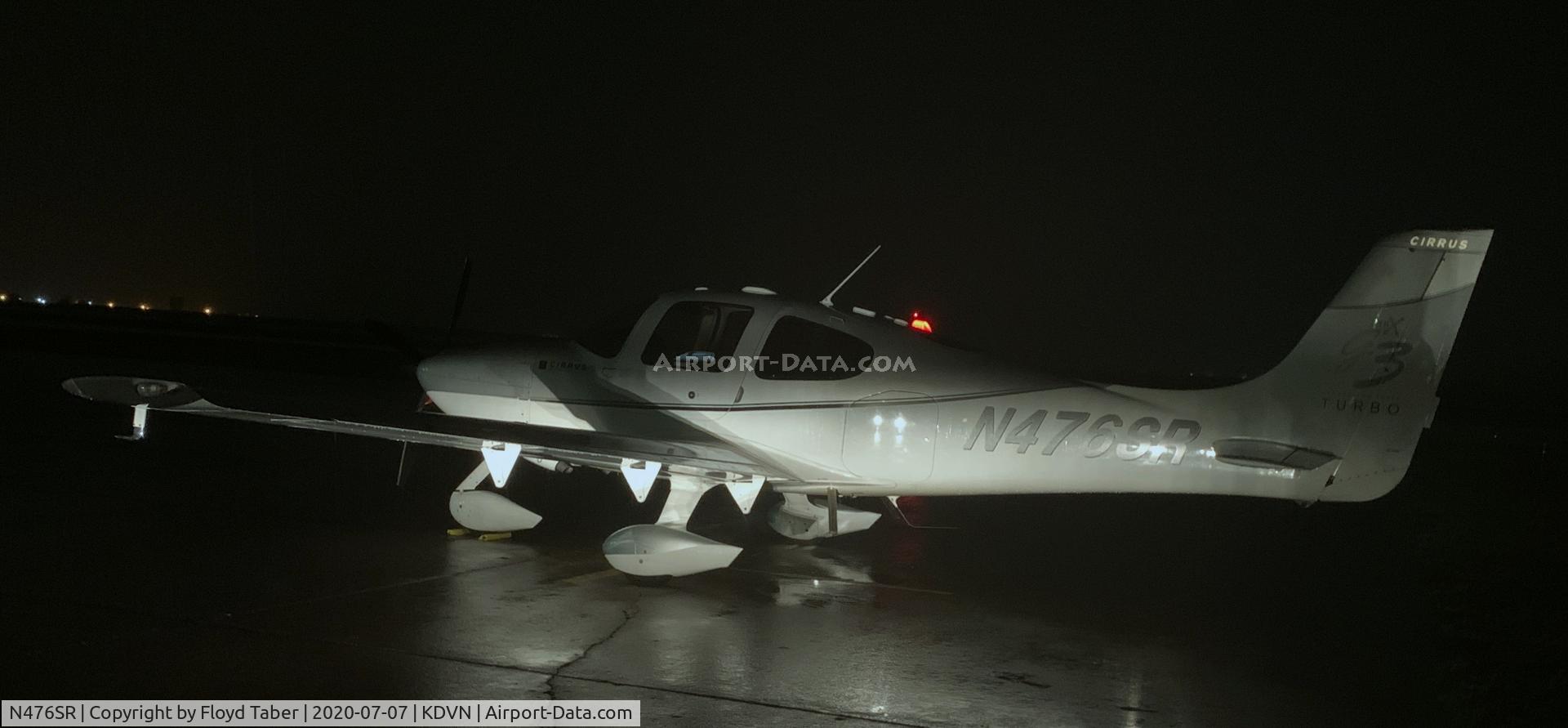 N476SR, 2007 Cirrus SR-22 C/N 2746, Sitting in the rain on the REVV Aviation Ramp