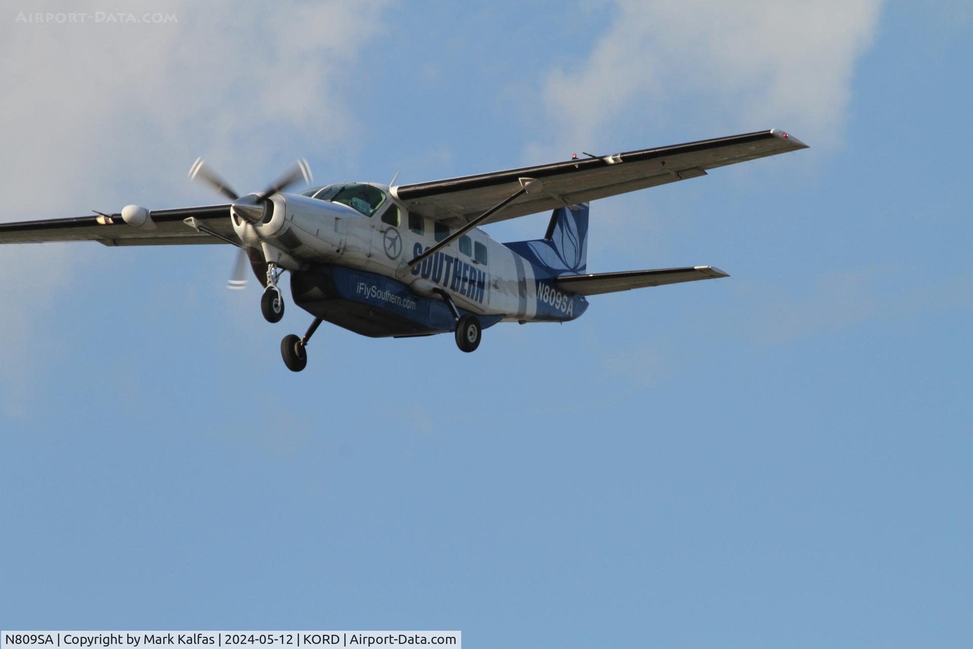 N809SA, 1986 Cessna 208B C/N 20800081, C208 Southern Airways Express Cessna 208B N809SA 28C approach KORD