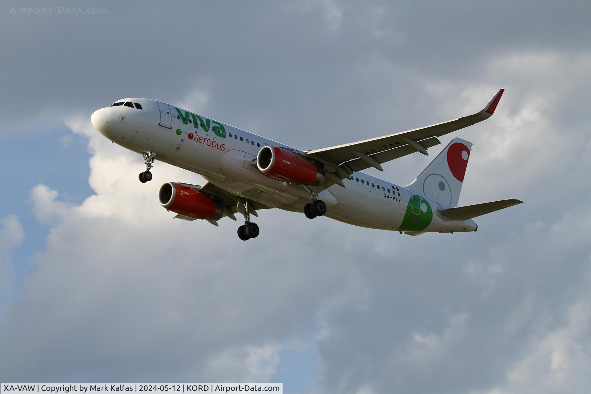 XA-VAW, 2017 Airbus 320-232 C/N 7717, A320 VivaAeroBus Airbus 320-232 XA-VAW on missed approach 28C KORD