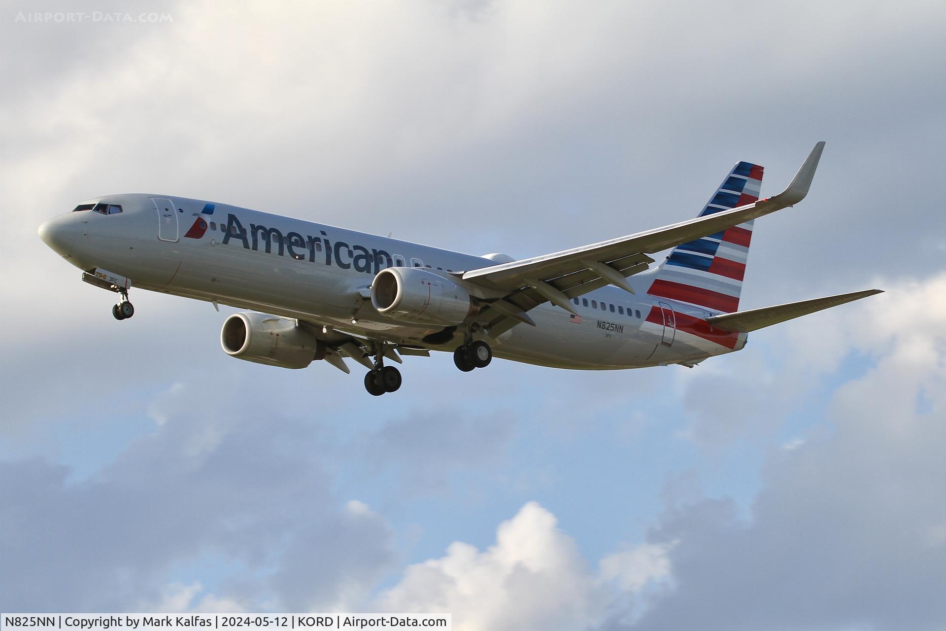 N825NN, 2010 Boeing 737-823 C/N 31087, B738 American Airlines Boeing 737-823, N825NN on approach 28C KORD