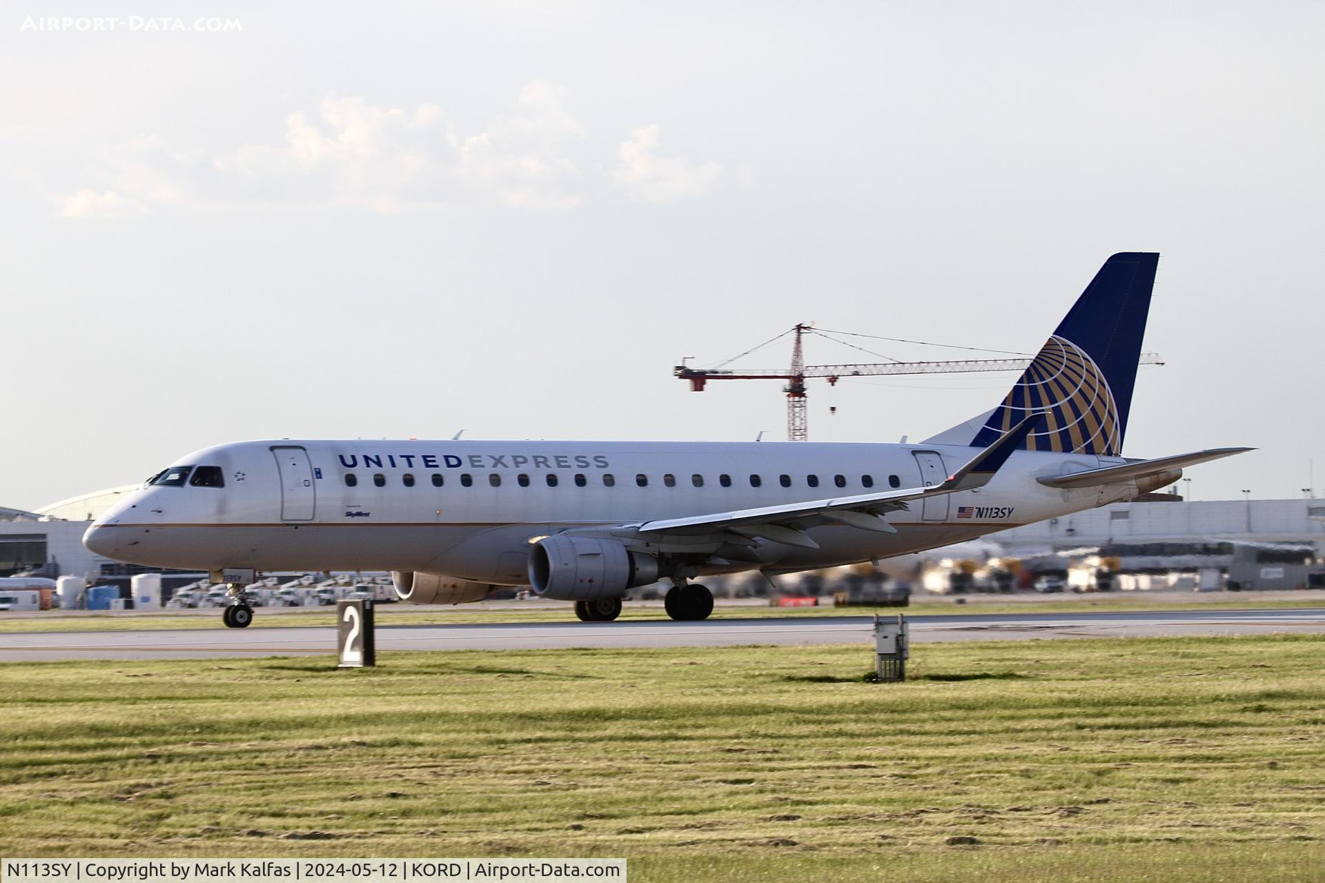 N113SY, 2014 Embraer 175LR (ERJ-170-200LR) C/N 17000407, E75L SkyWest/United Express EMBRAER 175 N113SY departing 22L KORD