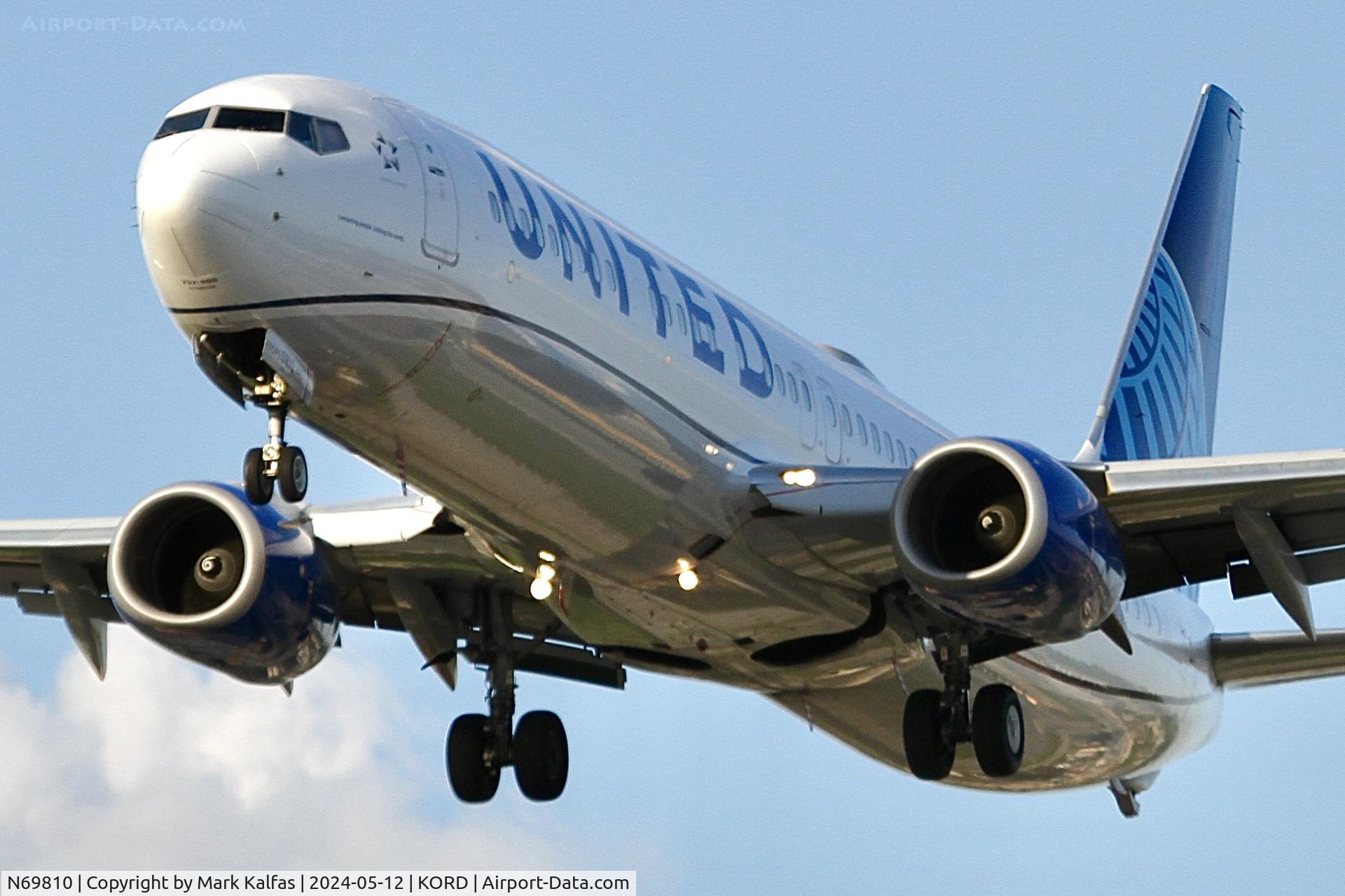N69810, 2013 Boeing 737-924/ER C/N 42744, N739 United Airlines Boeing 737-924/ER N69810 arriving 28C KORD