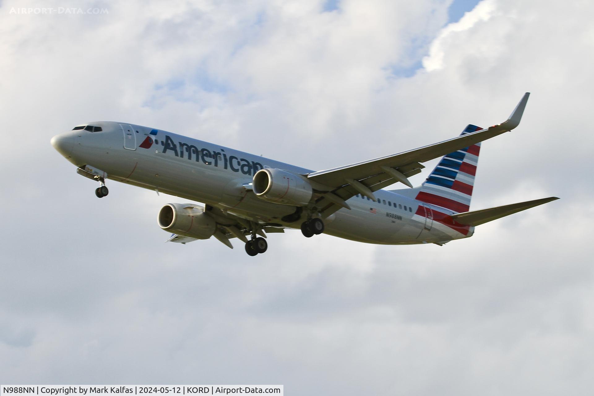 N988NN, 2016 Boeing 737-823 C/N 31237, B738 American Airlines Boeing 737-823, N988NN arriving 28C KORD