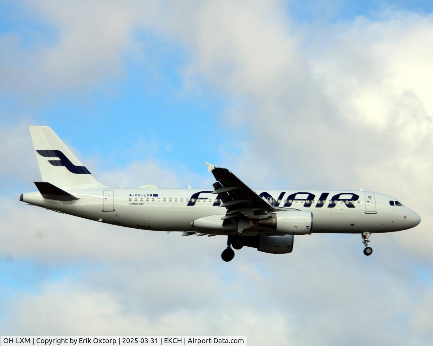 OH-LXM, 2003 Airbus A320-214 C/N 2154, OH-LXM landing rw 04L