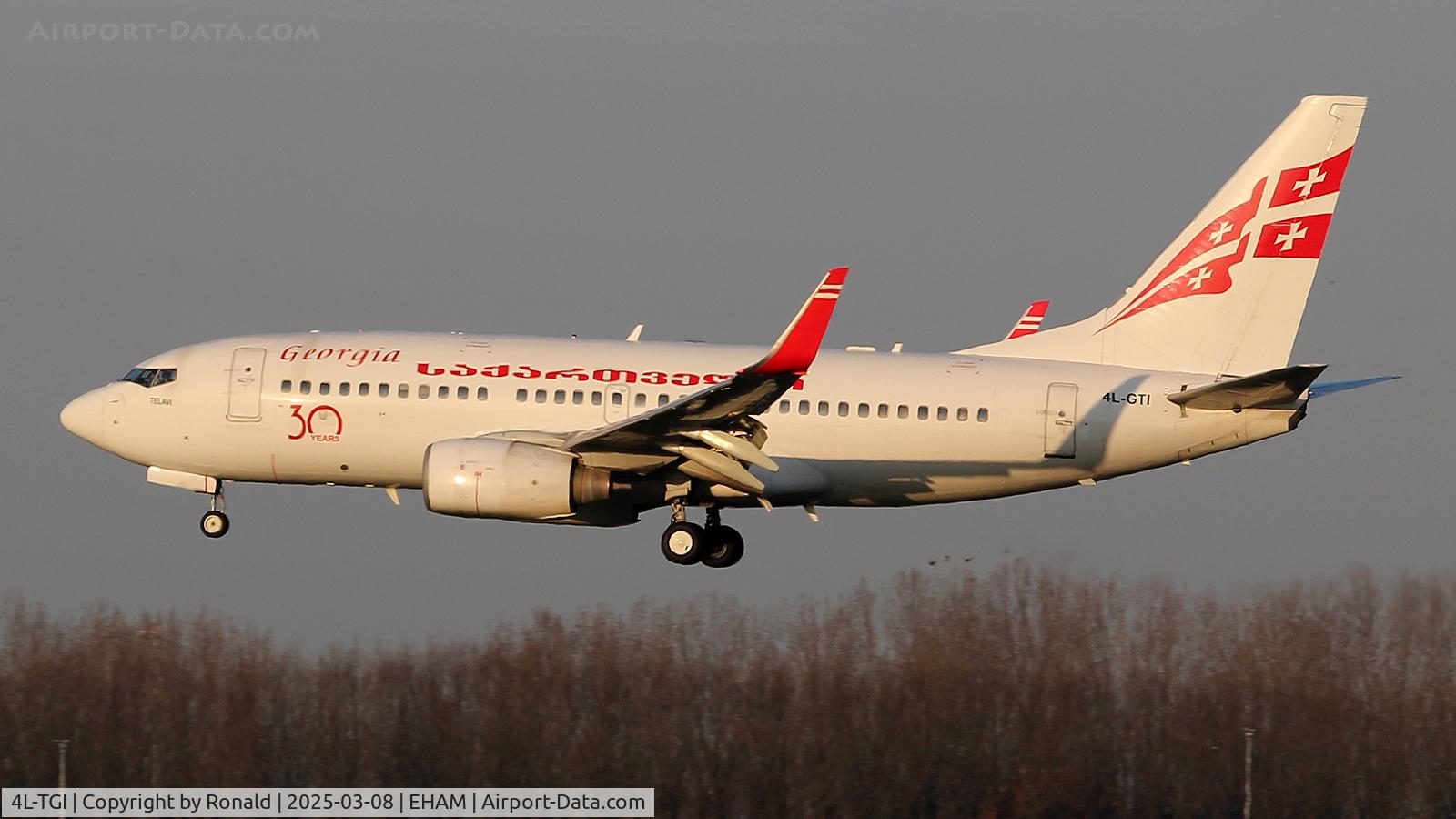 4L-TGI, 1996 Boeing 737-505 C/N 26336, at eham