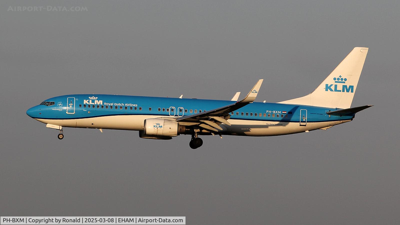 PH-BXM, 2000 Boeing 737-8K2 C/N 30355, at eham