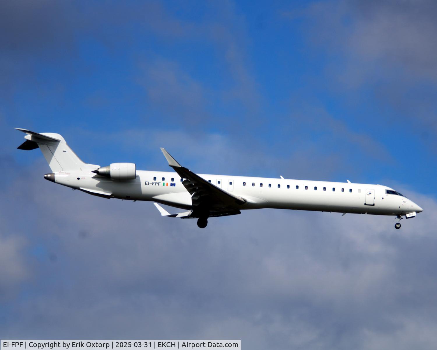 EI-FPF, 2016 Bombardier CRJ-900LR (CL-600-2D24) C/N 15403, EI-FPF landing rw 04L