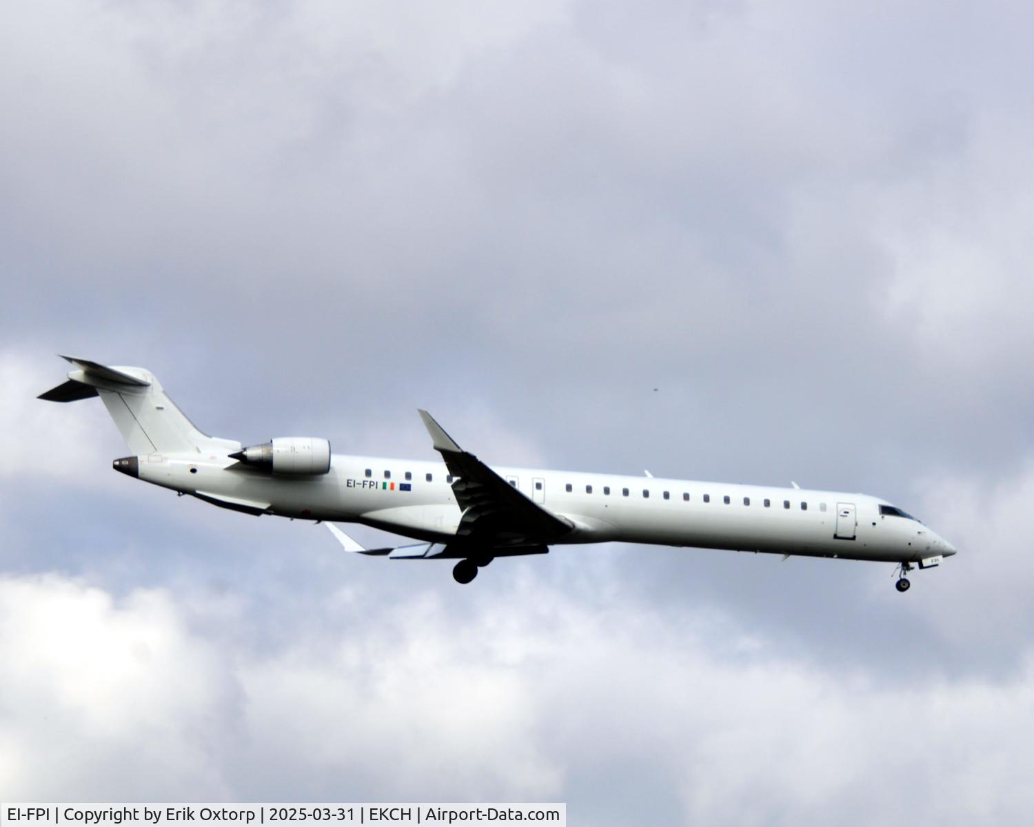 EI-FPI, 2016 Bombardier CRJ-900LR (CL-600-2D24) C/N 15425, EI-FPI landing rw 04L