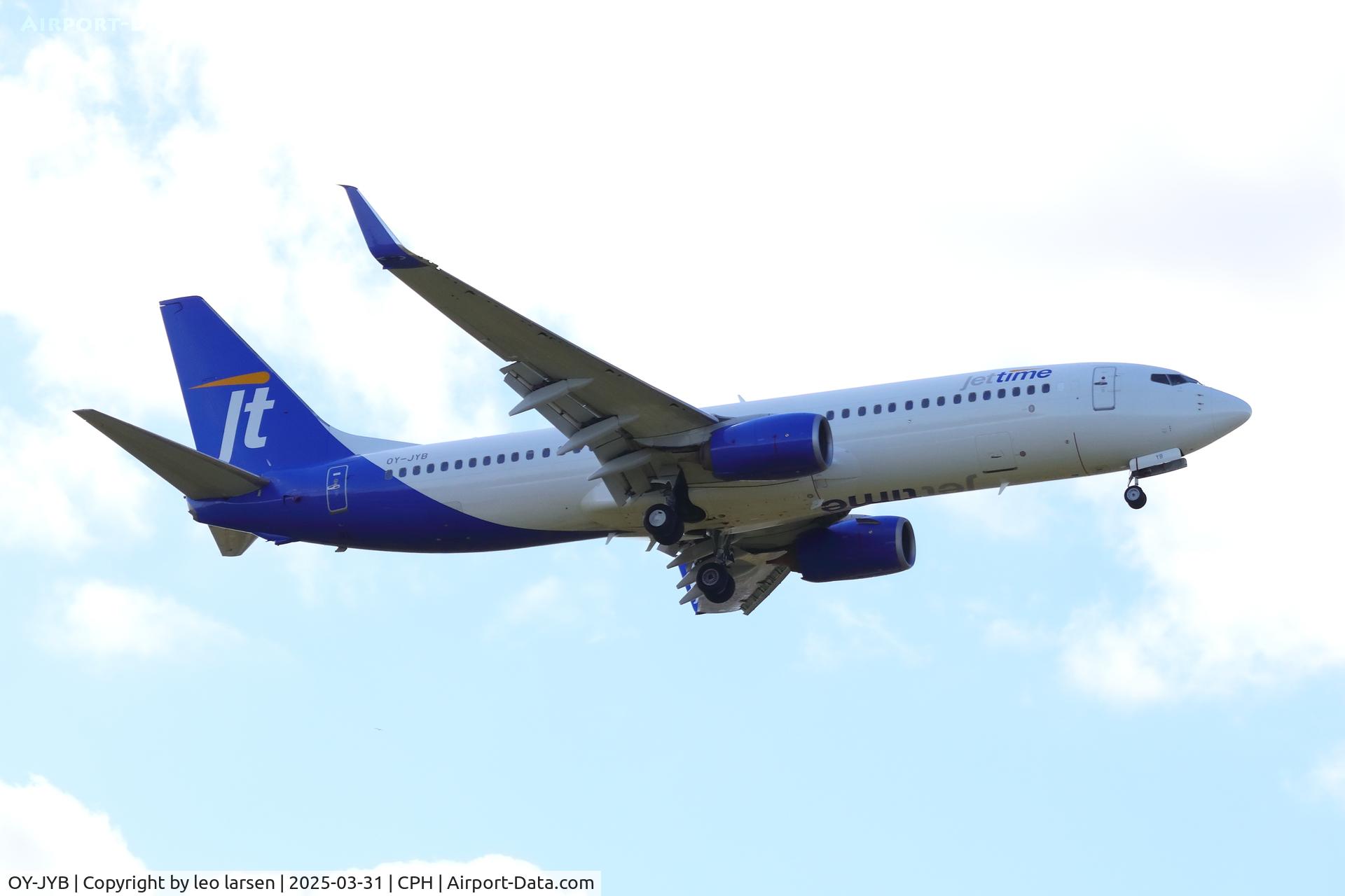 OY-JYB, 2012 Boeing 737-8KN C/N 40254, Copenhagen 31.3.2025 make a GO AROUND.