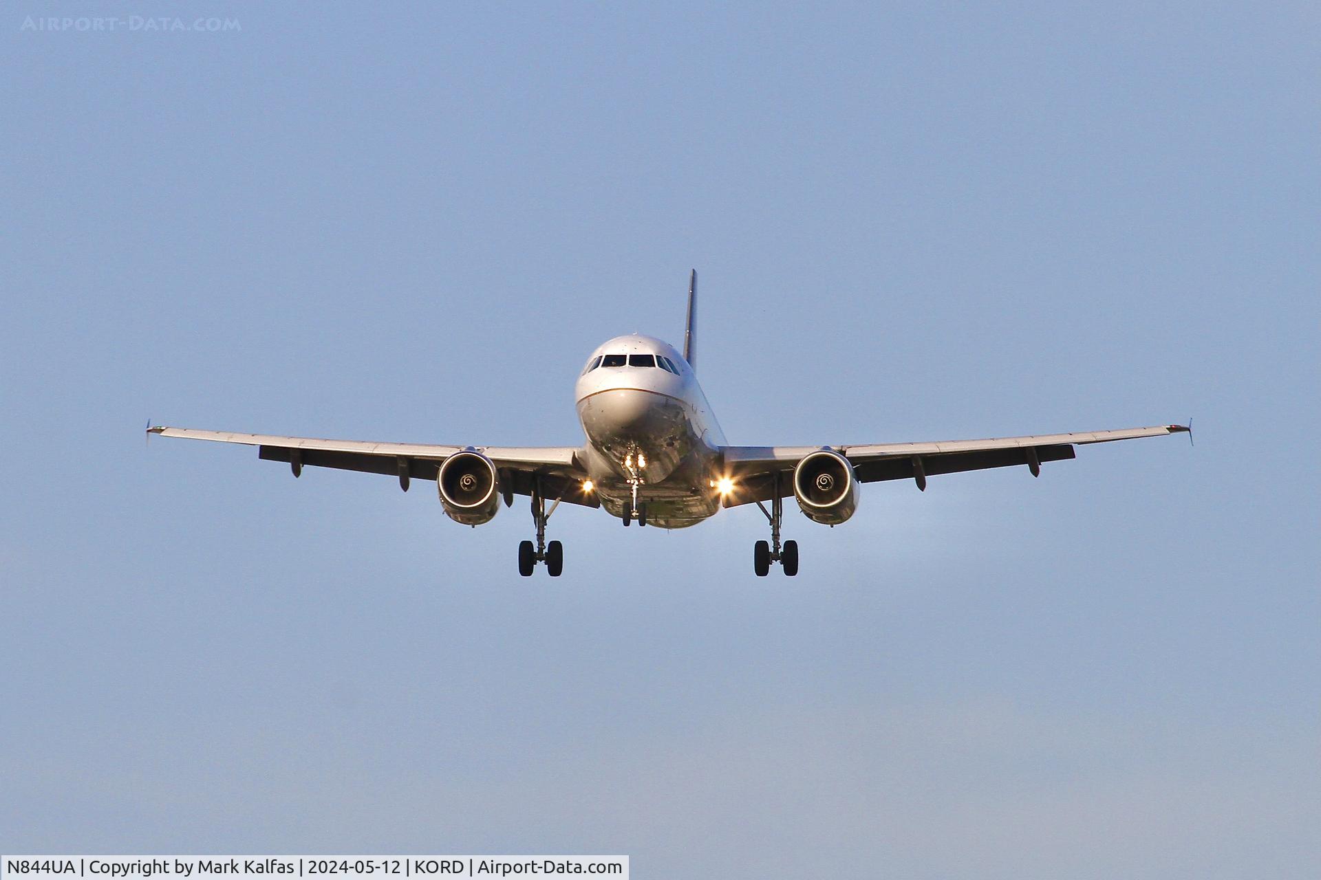 N844UA, 2001 Airbus A319-131 C/N 1581, A319 UNITED AIRLINES AIRBUS 319-131 N844UA 28C approach KORD