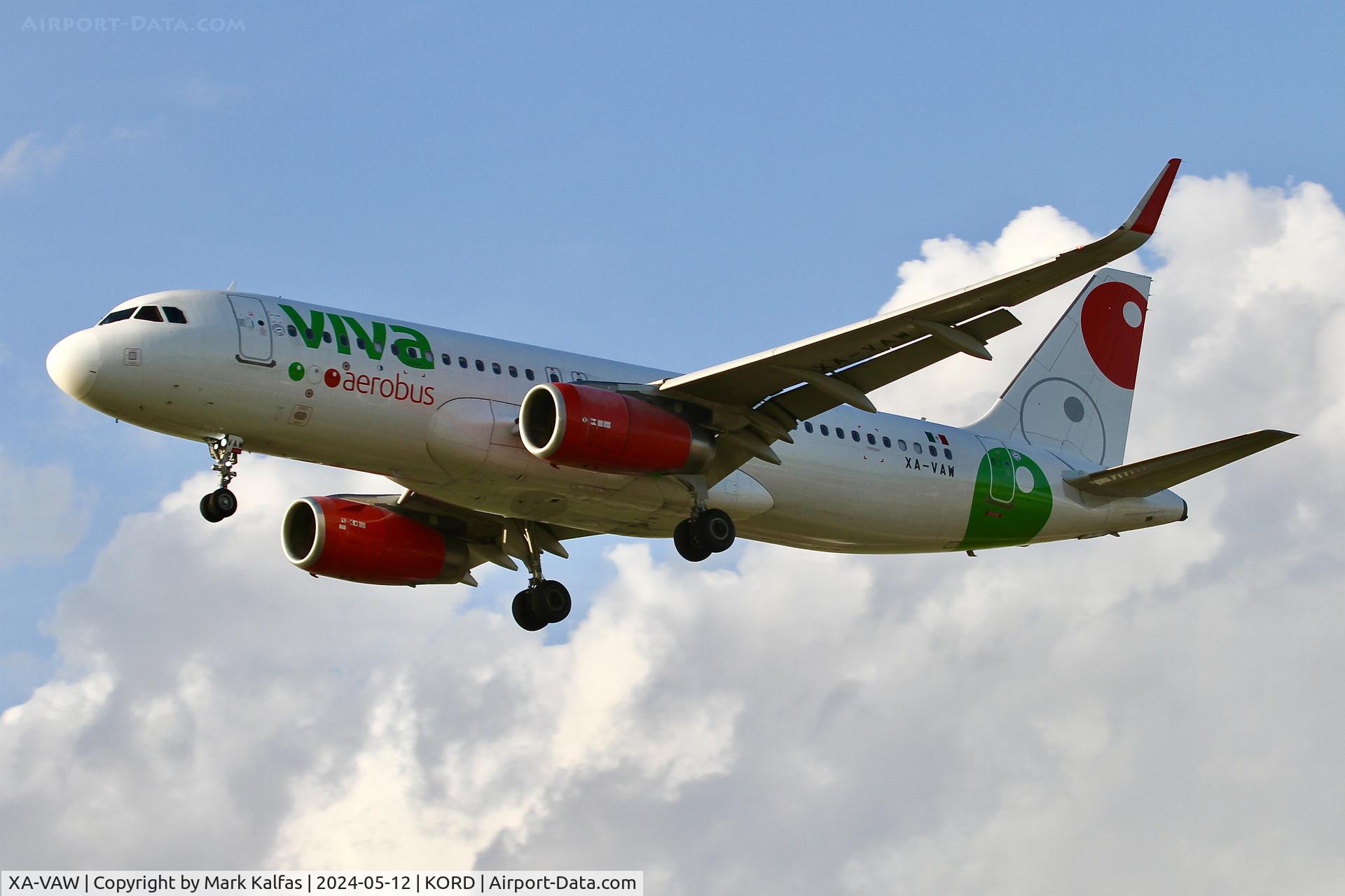 XA-VAW, 2017 Airbus 320-232 C/N 7717, A320 VivaAeroBus Airbus 320-232 XA-VAW landing 28C after a missed approach at KORD