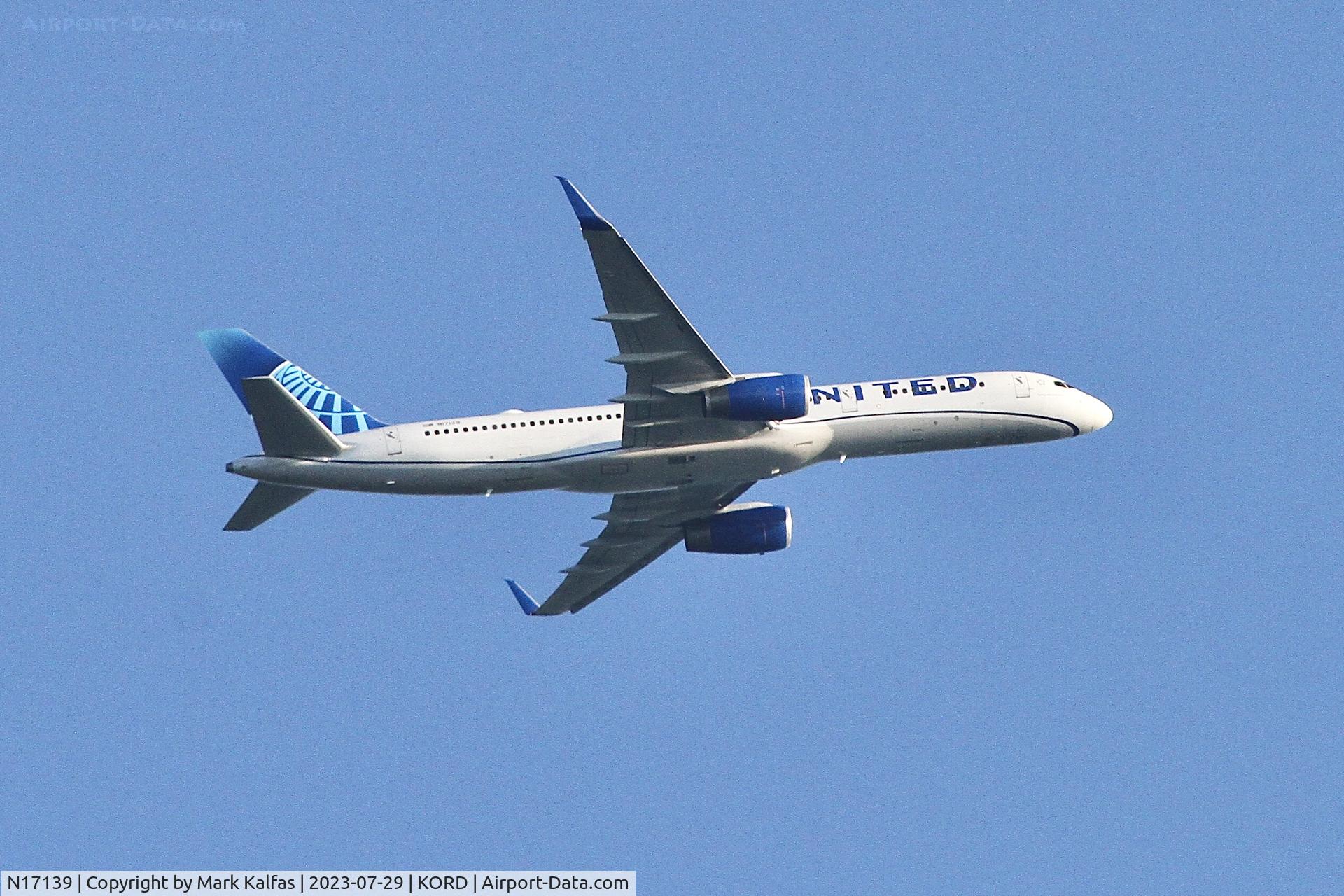 N17139, 2000 Boeing 757-224 C/N 30352, B752 United Airlines Boeing 757-224 N17139, UA2113 arriving at ORD  from EWR