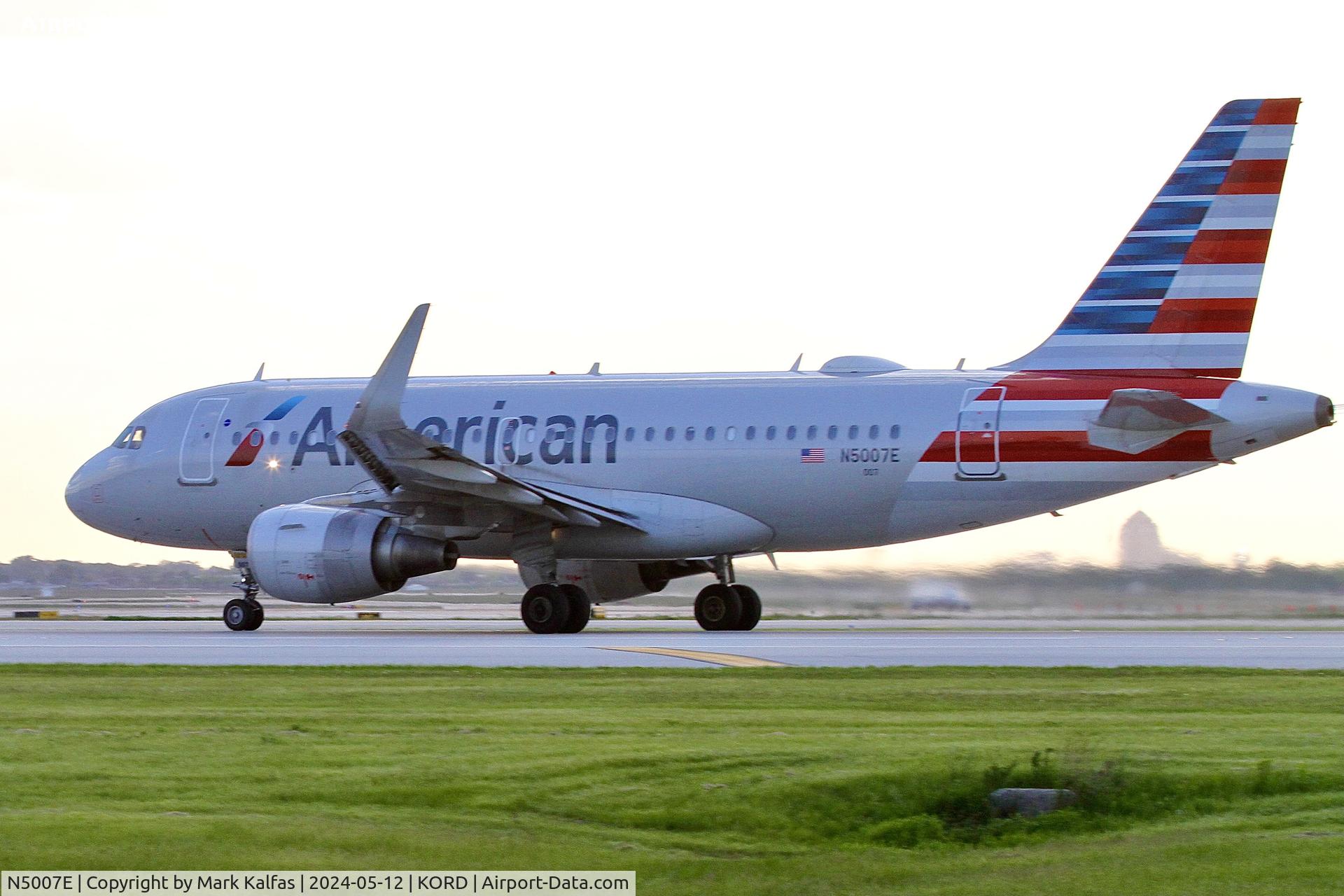 N5007E, 2013 Airbus A319-112 C/N 5781, A319 American Airlines Airbus A319-112 N5007E departing 22L KORD