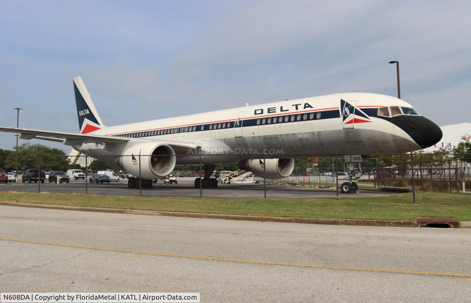N608DA, 1985 Boeing 757-232 C/N 22815, DAL 752 zx Delta flight museum 