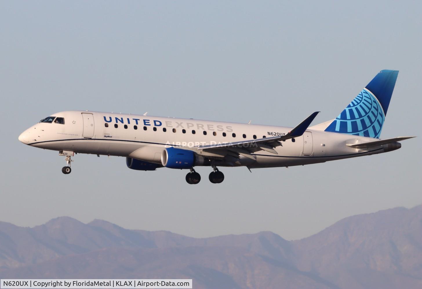 N620UX, 2019 Embraer 175LR (ERJ-170-200LR) C/N 17000824, SKW/UE E175 zx mry-lax