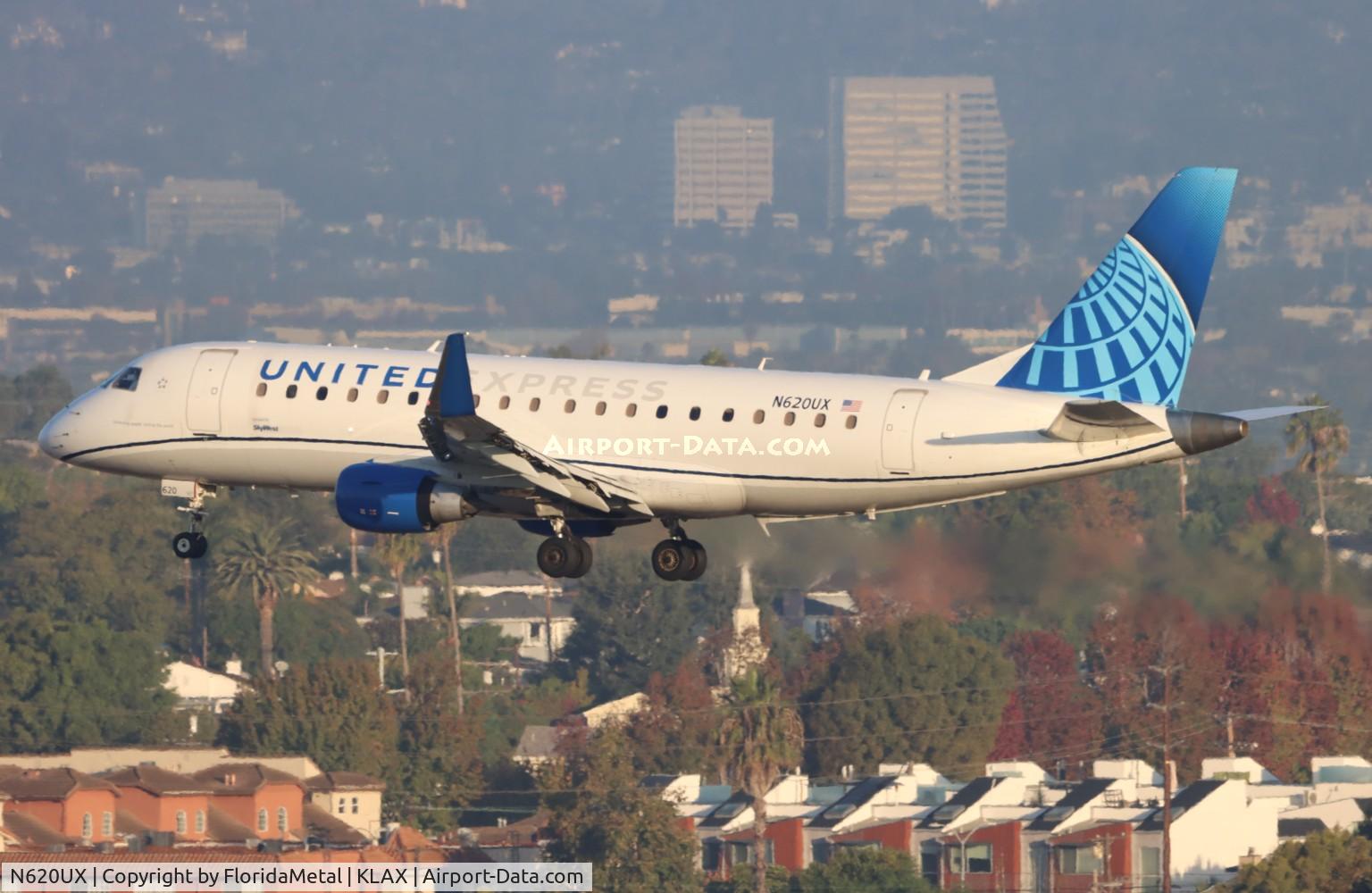 N620UX, 2019 Embraer 175LR (ERJ-170-200LR) C/N 17000824, SKW/UE E175 nc zx fat-lax