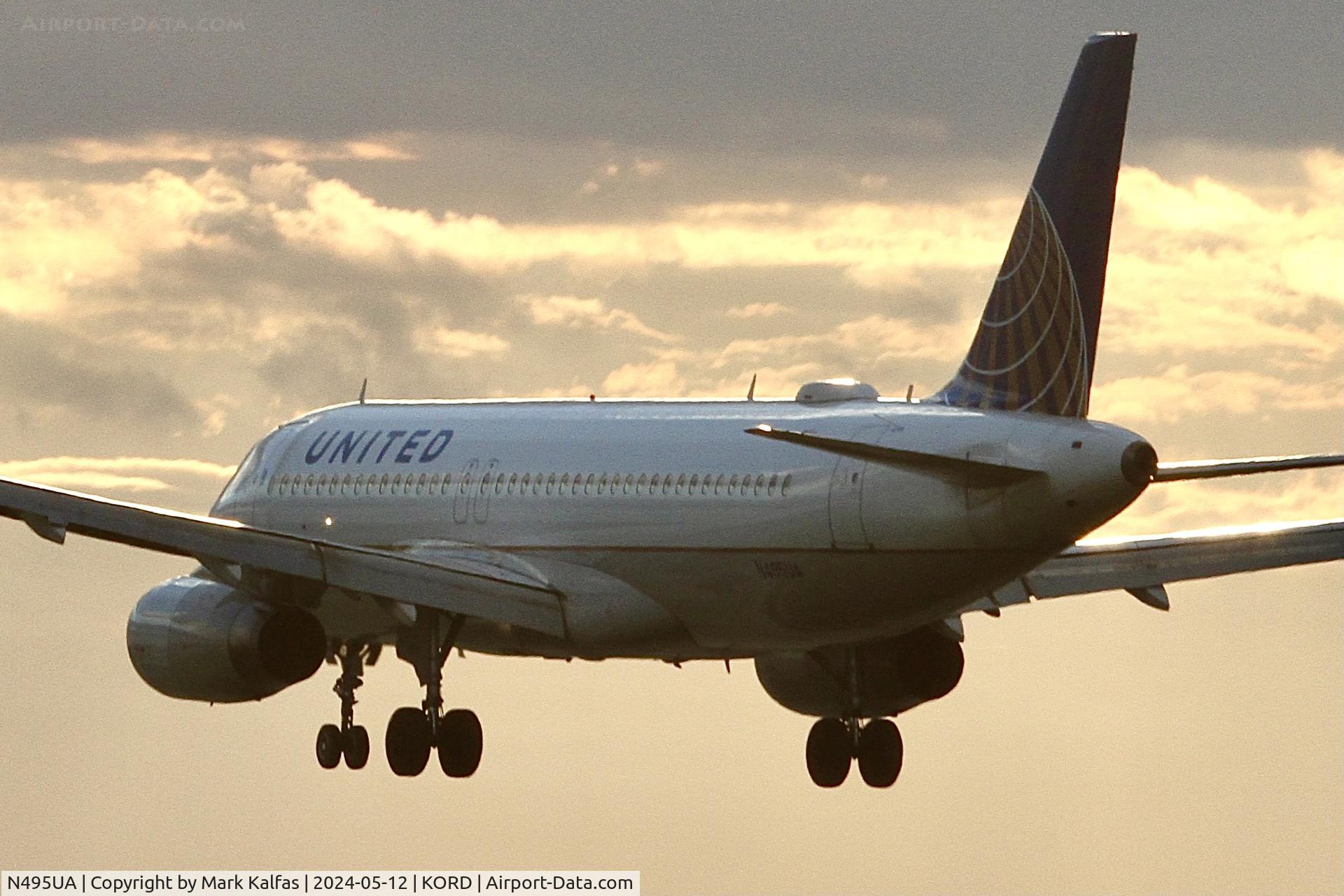 N495UA, 2002 Airbus A320-232 C/N 1842, A320 United Airlines Airbus A320-232 N495UA arriving on 28C KORD
