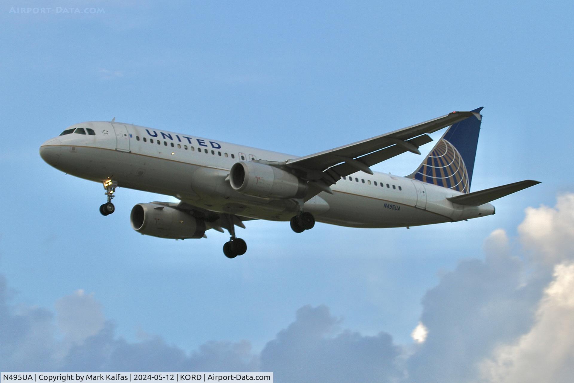 N495UA, 2002 Airbus A320-232 C/N 1842, A320 United Airlines Airbus A320-232 N495UA arriving on 28C KORD