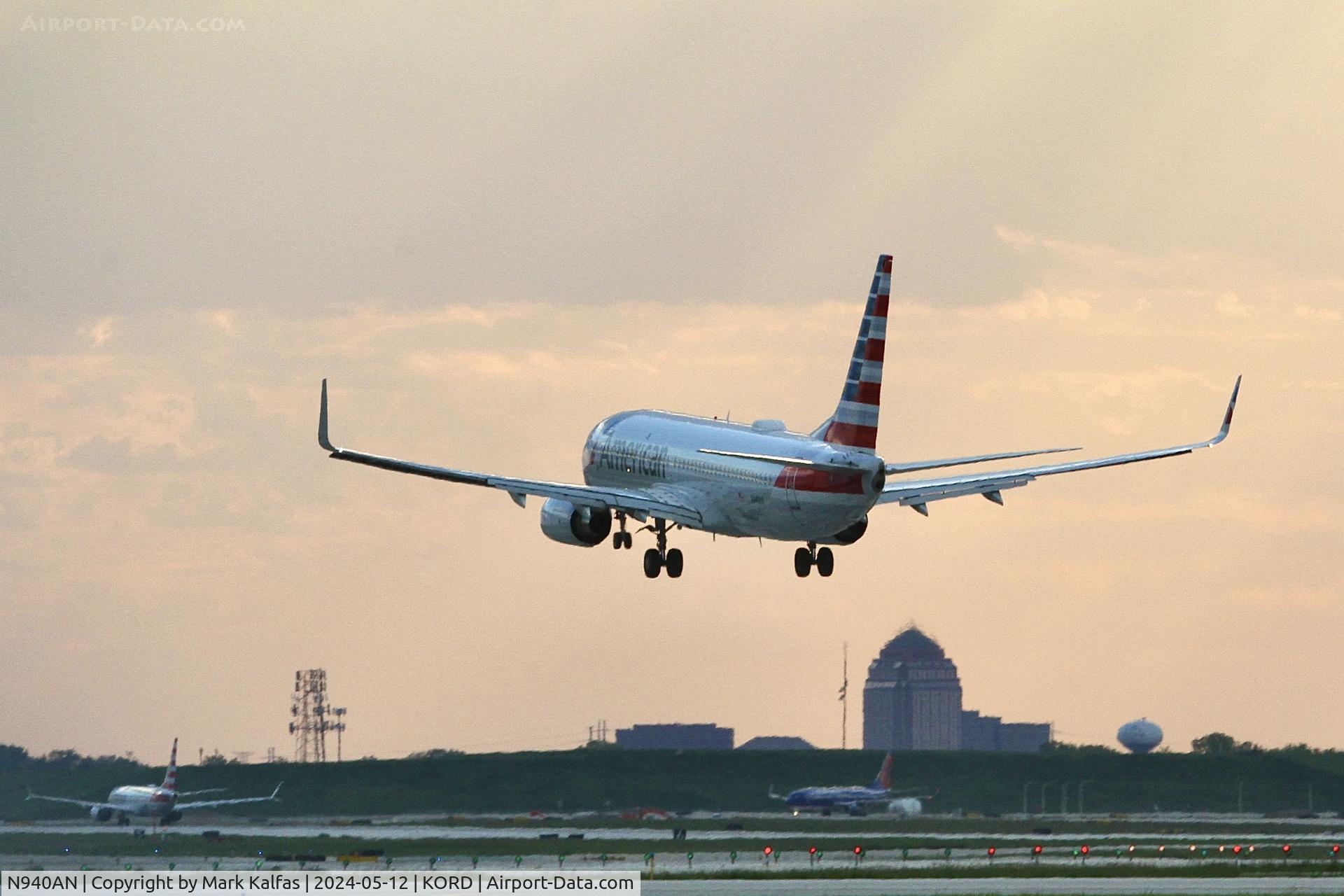 N940AN, 2000 Boeing 737-823 C/N 30598, B738 American Airlines BOEING 737-823 N940AN arriving on 28C KORD