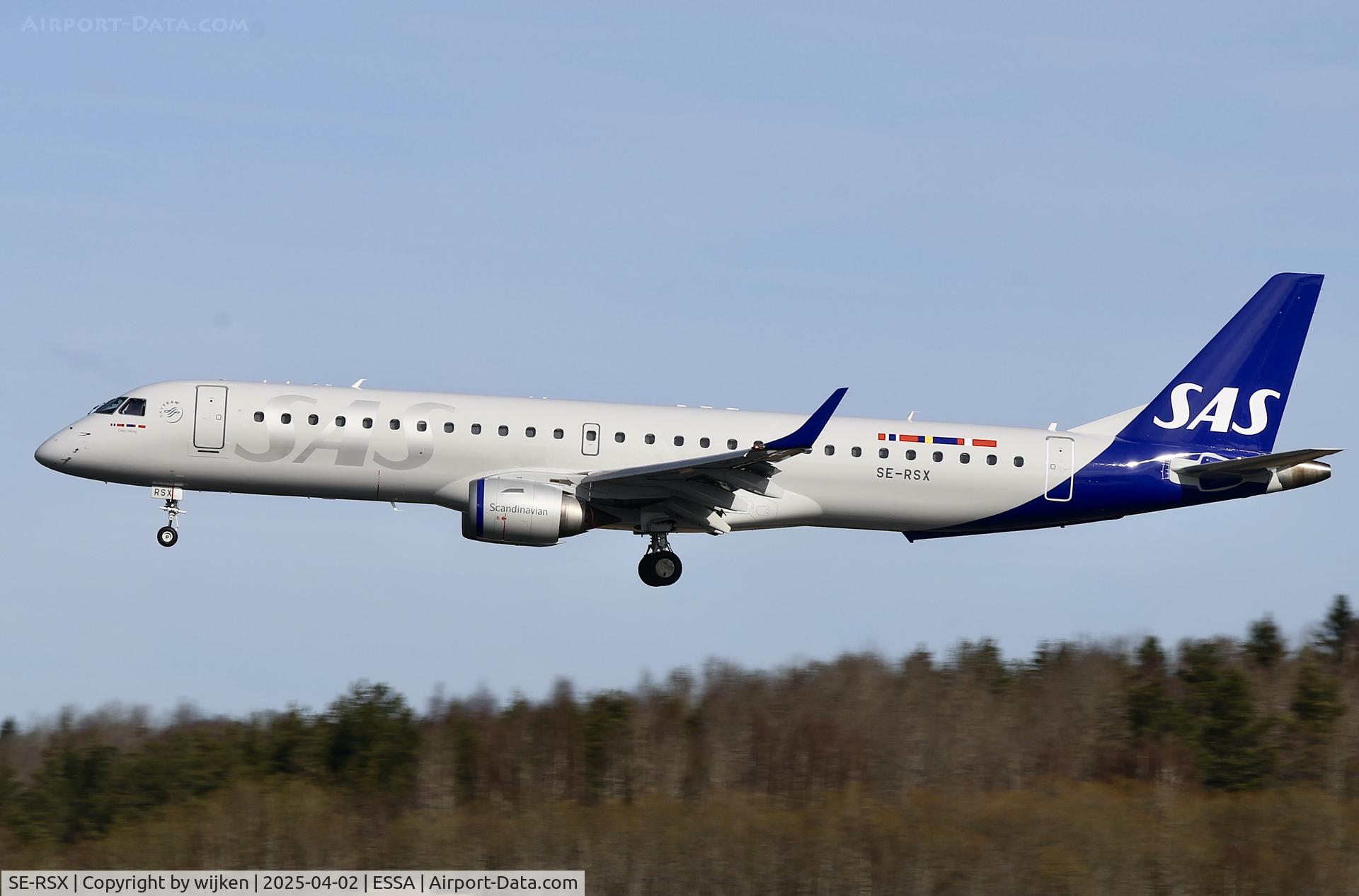 SE-RSX, 2018 Embraer ERJ-195LR (ERJ-190-200LR) C/N 19000747, Rwy 26        