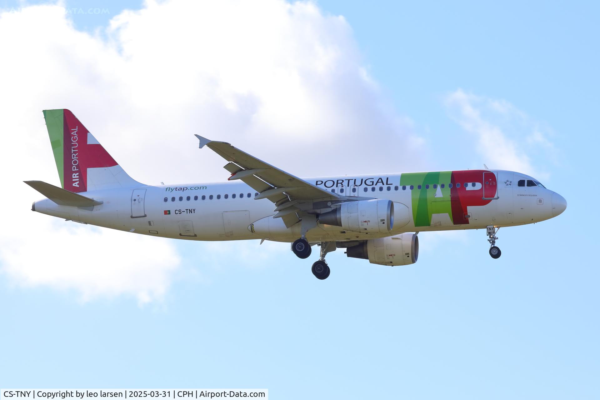 CS-TNY, 2011 Airbus A320-214 C/N 4742, Copenhagen 31.3.2025 landing  R-04L