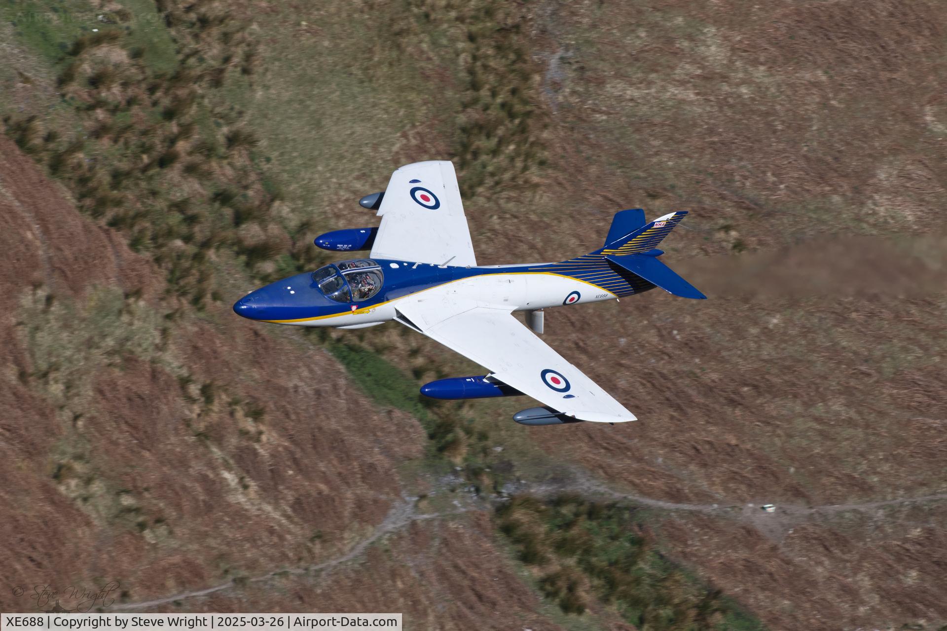 XE688, 1955 Hawker Hunter GA.11 C/N XE688, Bwlch Oerdws, Mach Loop. Cymru. UK