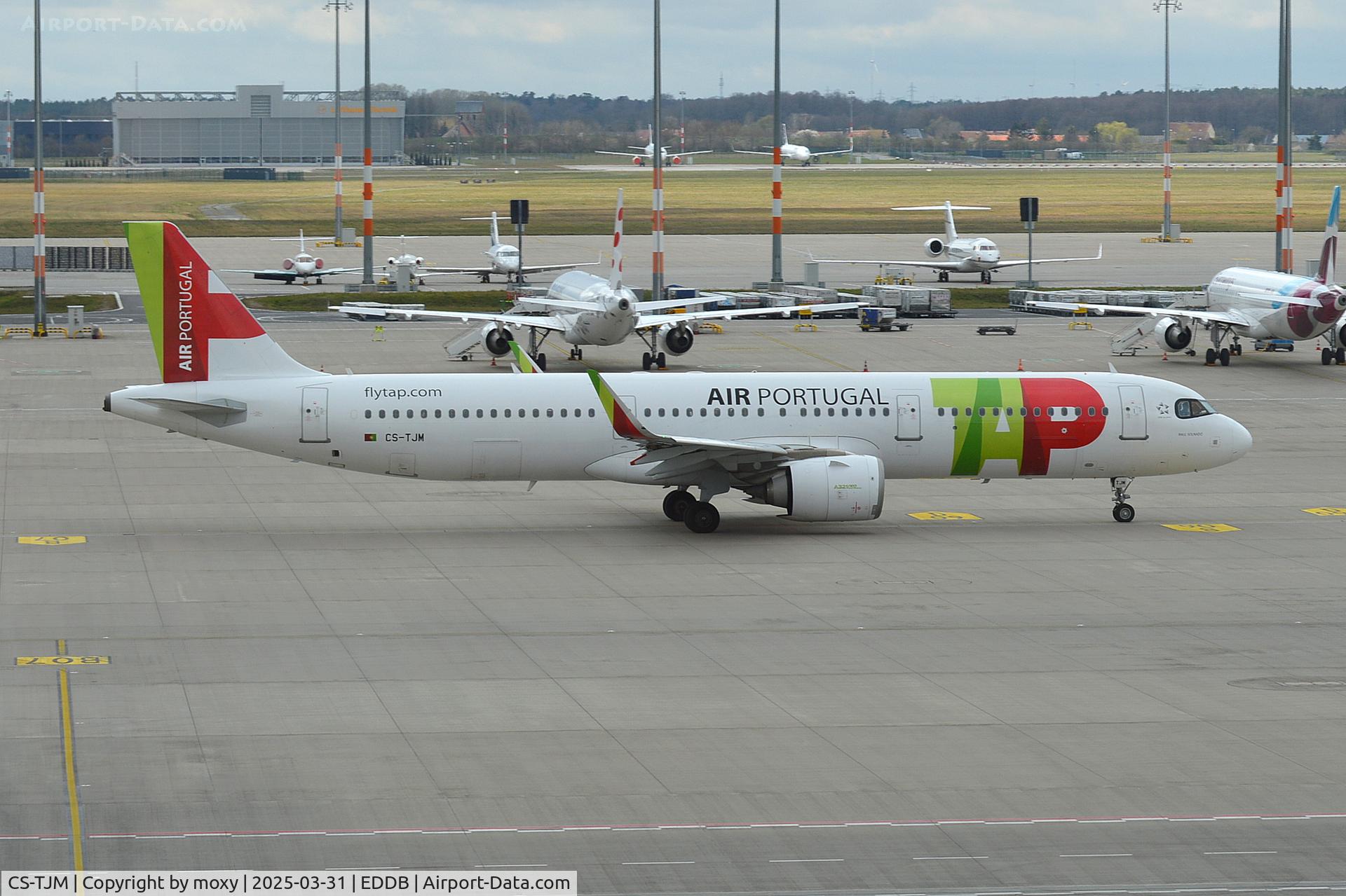 CS-TJM, 2018 Airbus A321-251N C/N 8145, Airbus A321-251N at Berlin Brandenburg.