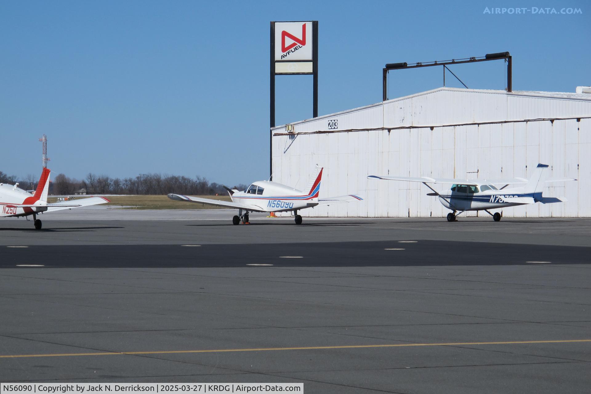 N56090, 1973 Piper PA-28-140 C/N 28-7325570, Cherokee at Reading