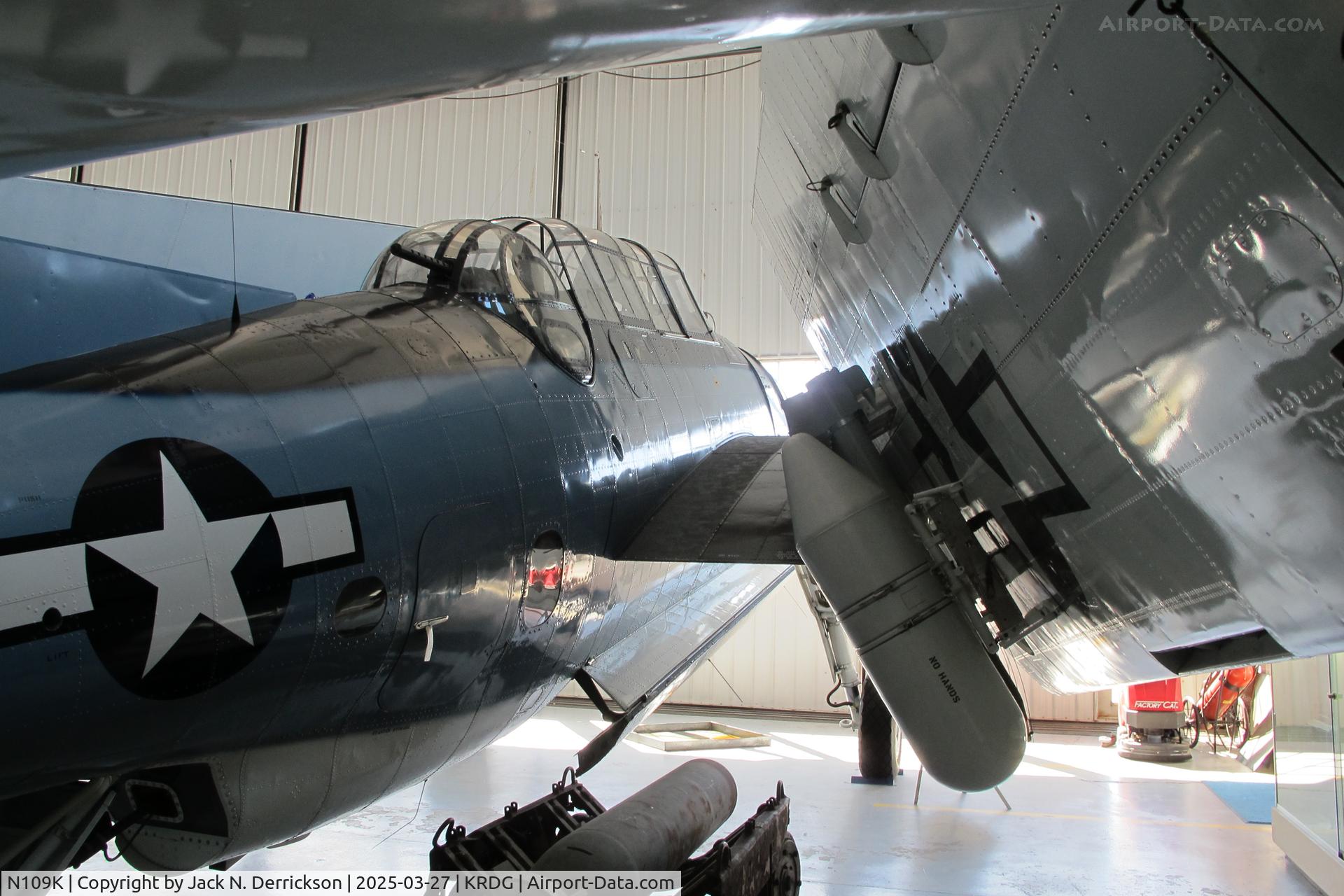 N109K, 1945 Grumman TBM-3 Avenger C/N 3800, TBM-3 at Reading
