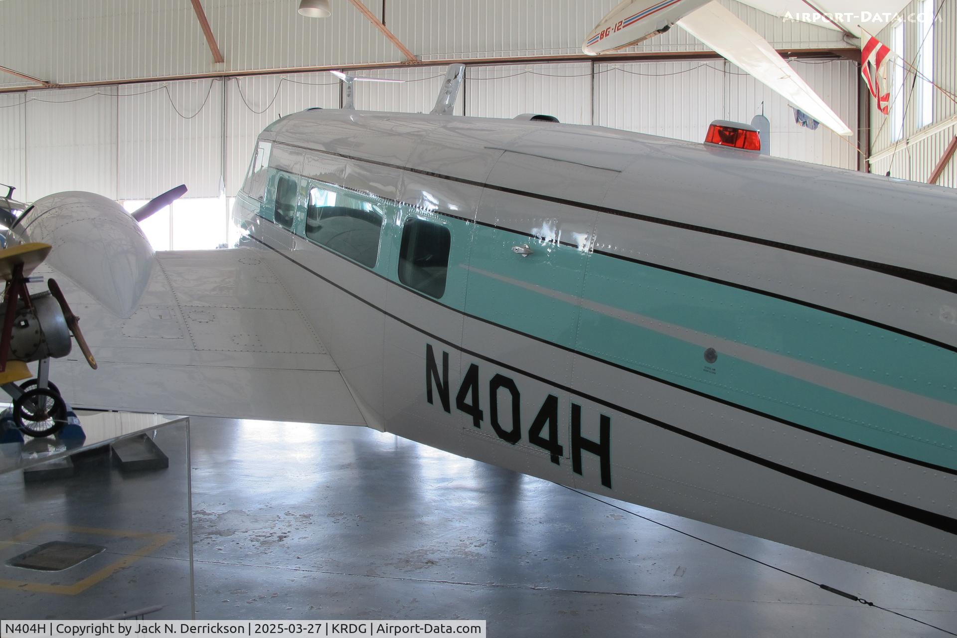 N404H, 1961 Beech G18S C/N BA-590, G-18 at Reading