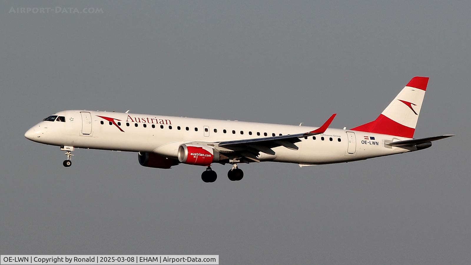 OE-LWN, 2012 Embraer 195LR (ERJ-190-200LR) C/N 19000553, at eham