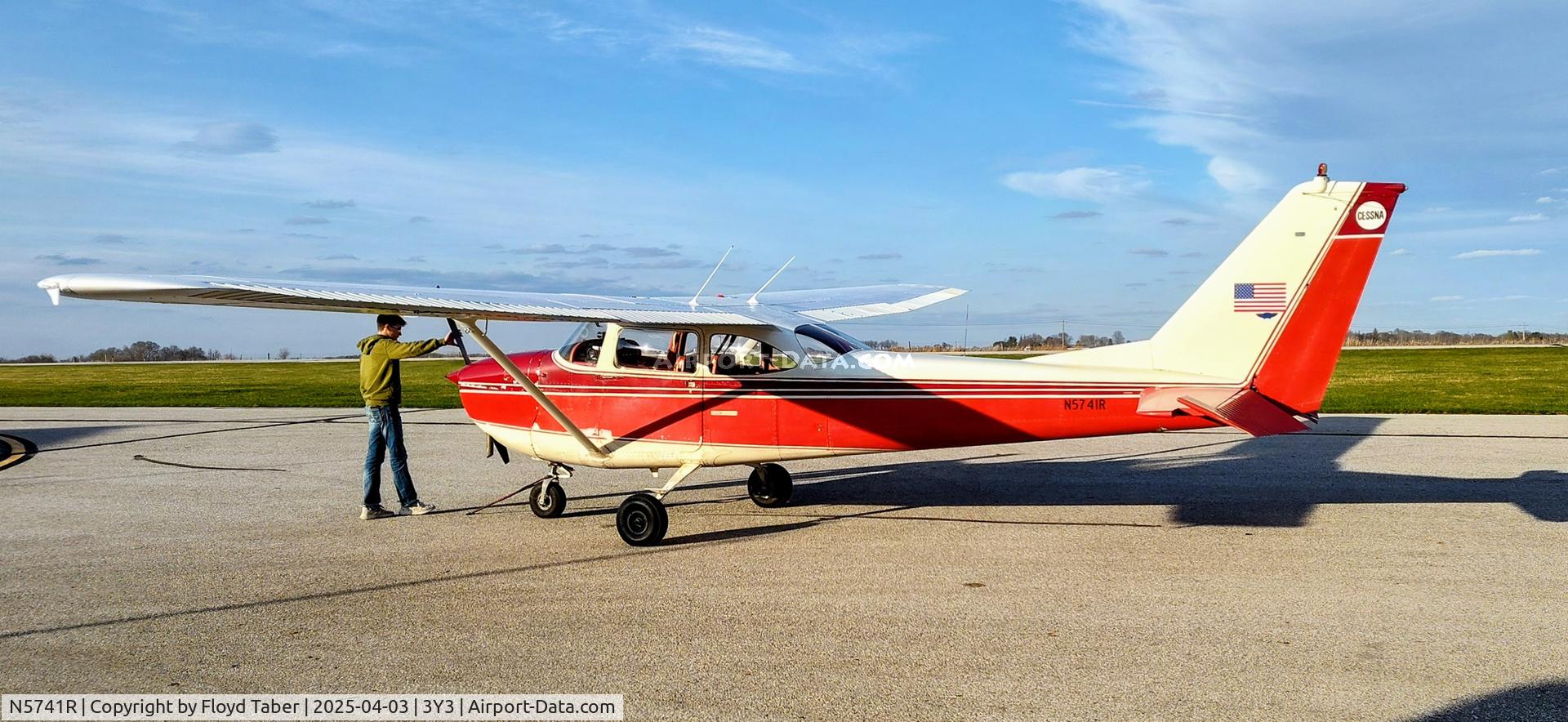 N5741R, 1965 Cessna 172G C/N 17253410, Just got fueled up