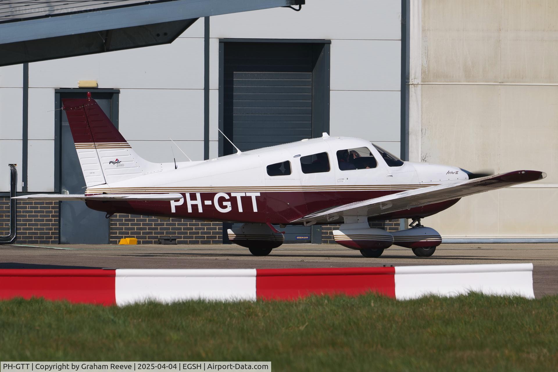PH-GTT, 2000 Piper PA-28-181 Cherokee Archer III C/N 2843398, Parked at Norwich.