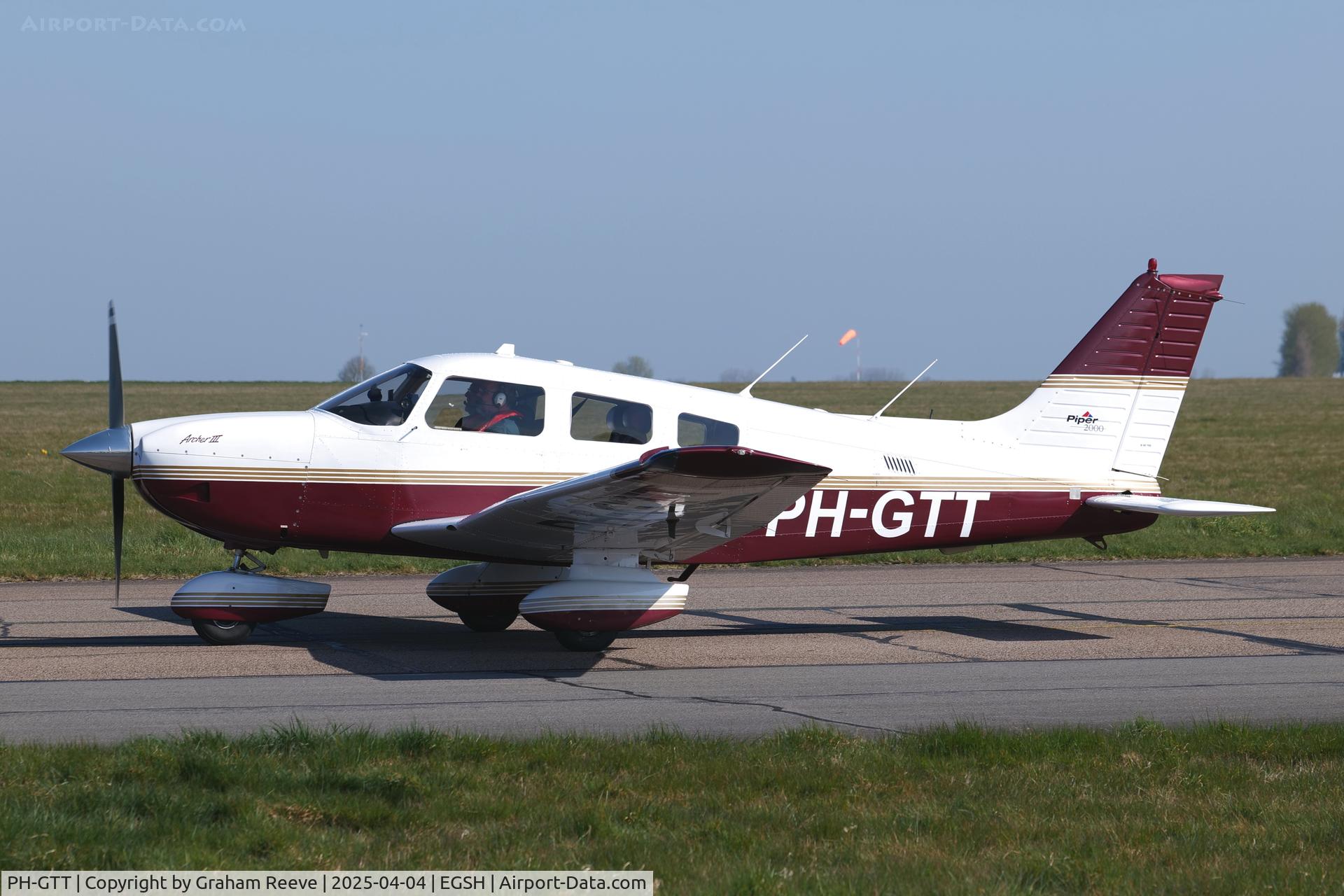 PH-GTT, 2000 Piper PA-28-181 Cherokee Archer III C/N 2843398, Just landed at Norwich.