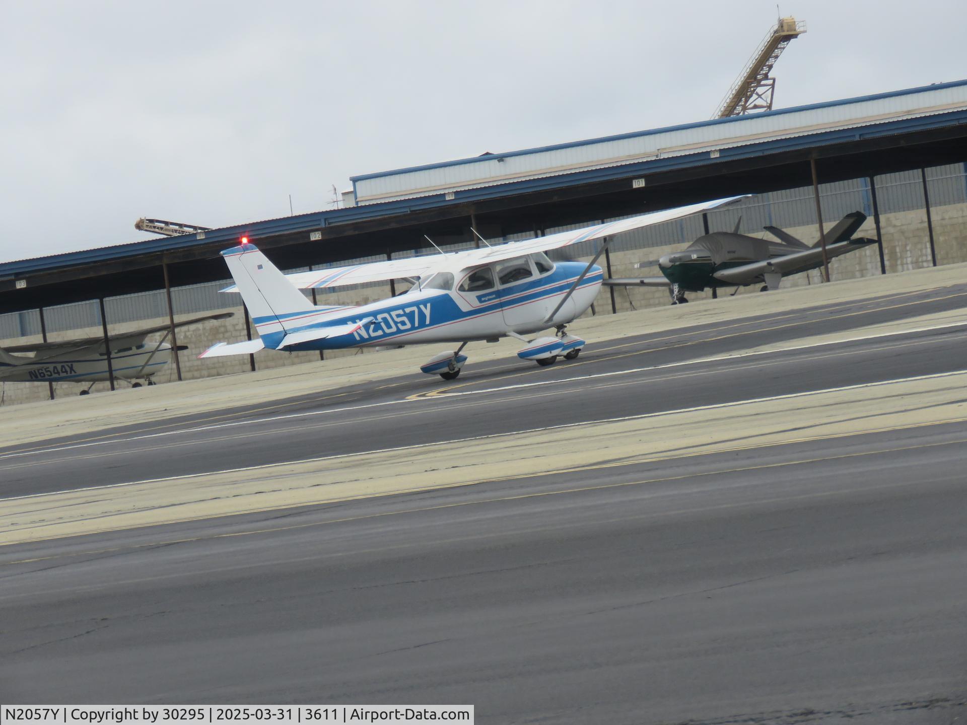 N2057Y, 1962 Cessna 172D C/N 17249557, Taxiing