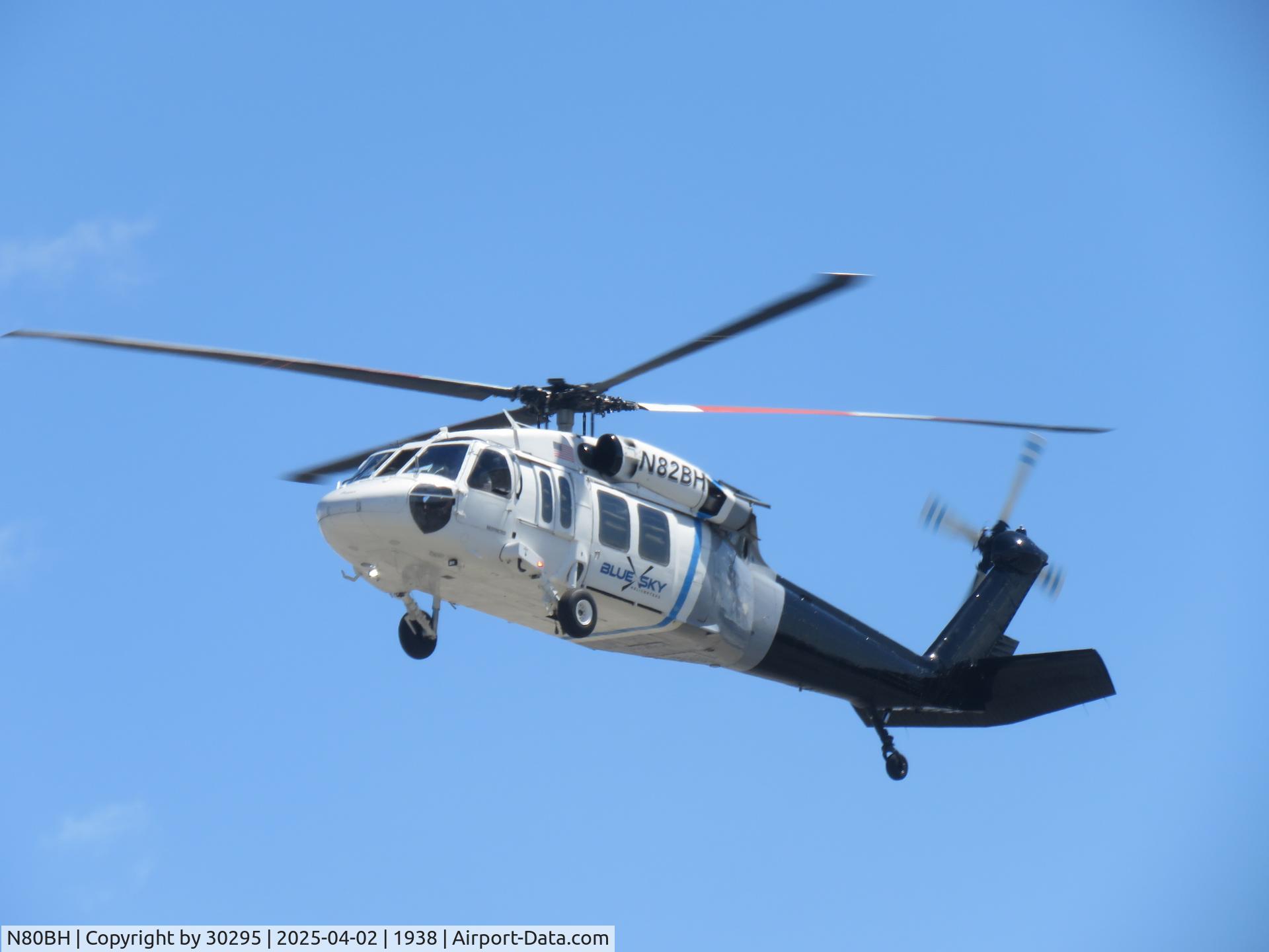 N80BH, 1987 Sikorsky EH-60A Black Hawk C/N 70-1196 (87-24660), Slowing