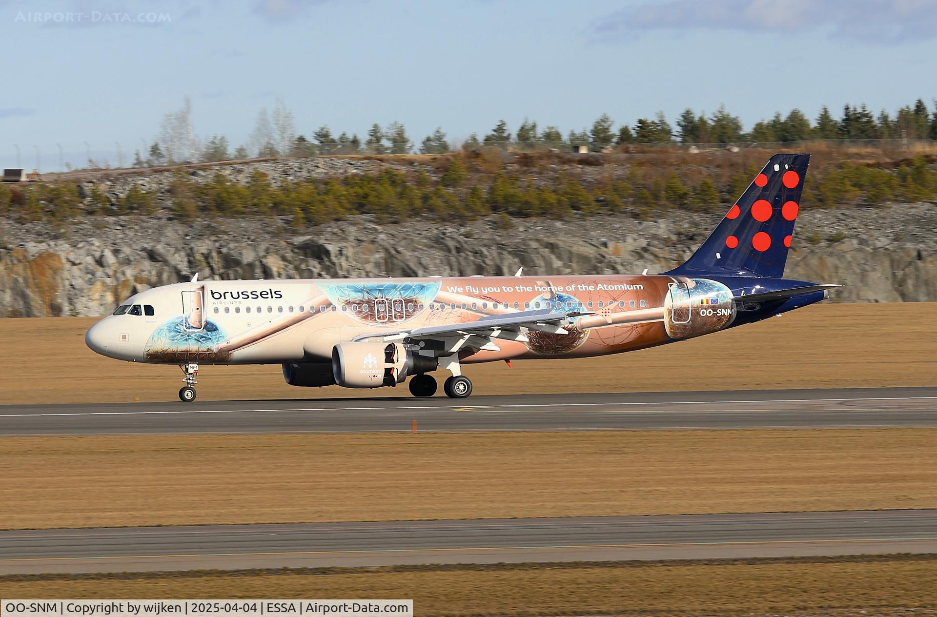 OO-SNM, 2003 Airbus A320-214 C/N 2003, Rwy 01R
