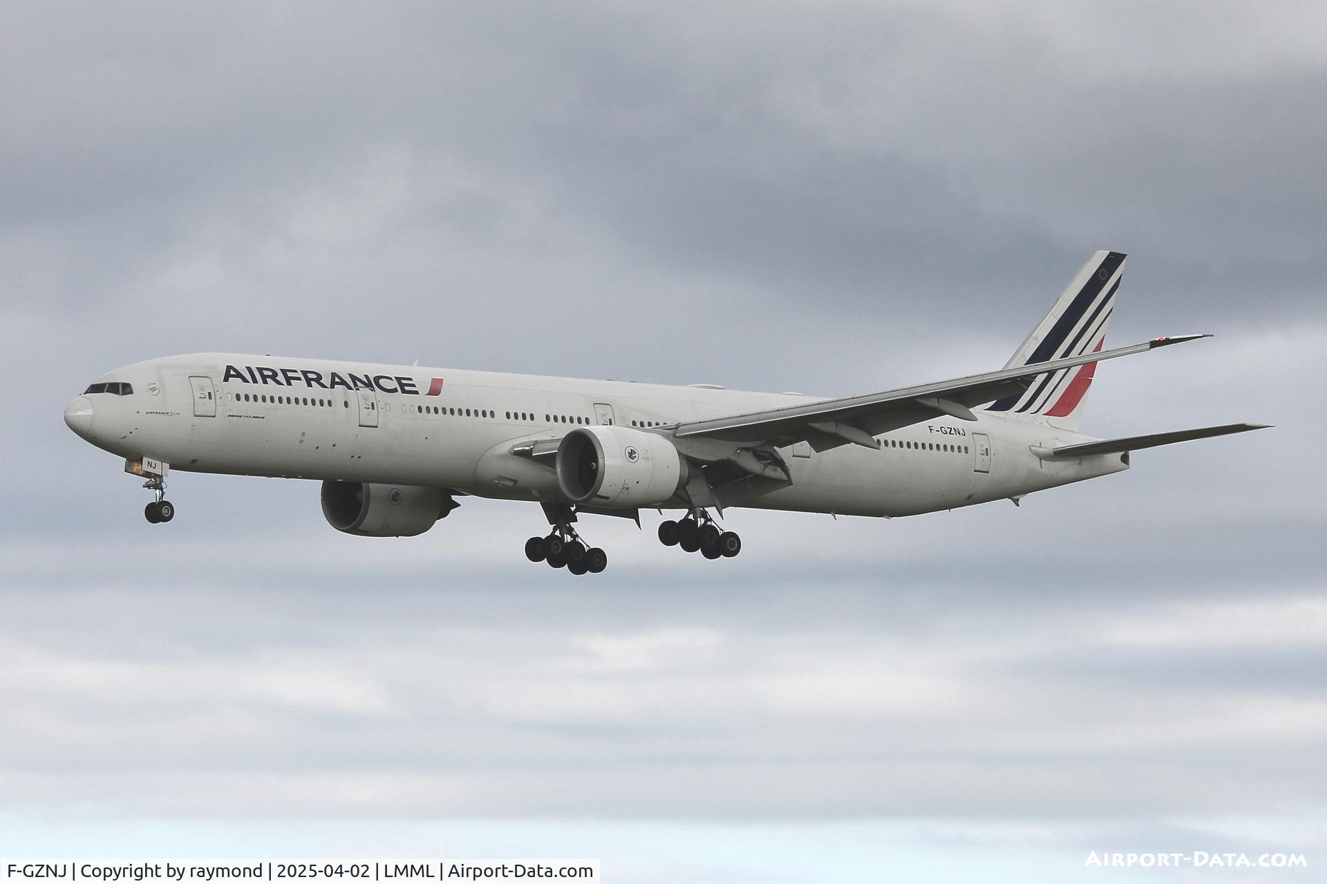 F-GZNJ, 2011 Boeing 777-328/ER C/N 38706, Boeing 777-328 F-GZNJ Air France