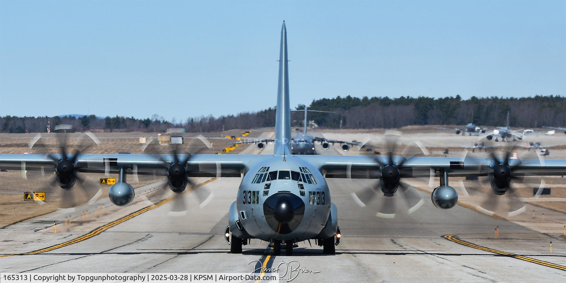 165313, 1994 Lockheed Martin C-130T Hercules C/N 382-5383, CONVOY321 makes a quick turn after clearing customs and is heading back out.